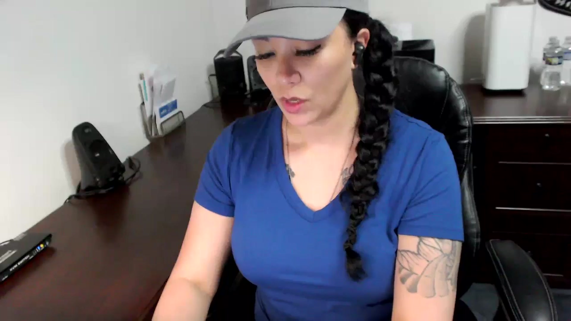Gallery image thumbnail from MickaylaMoon's myfreecams stream on, 05/22/2024, 19:23 image 8 of 20