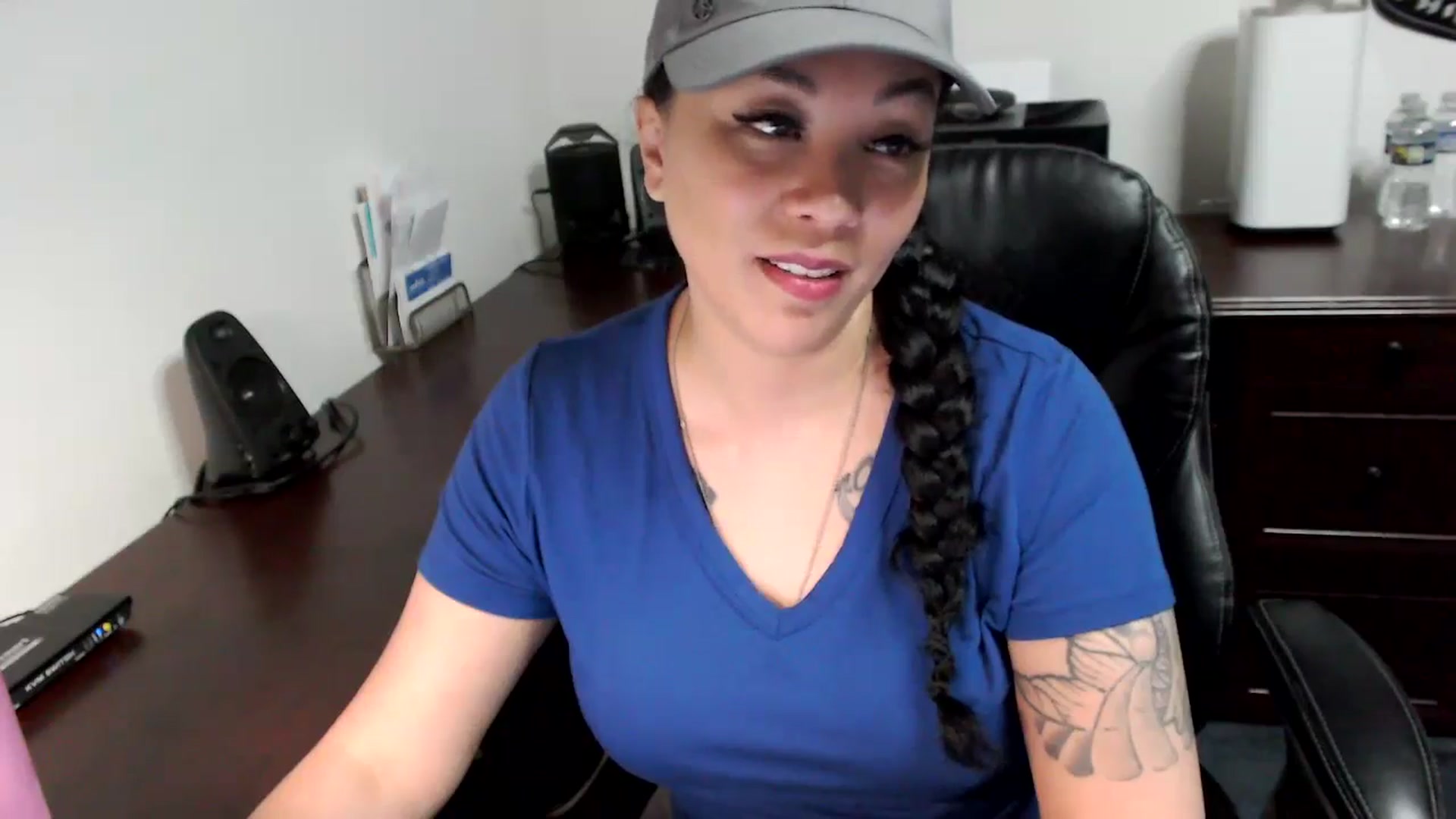 Gallery image thumbnail from MickaylaMoon's myfreecams stream on, 05/22/2024, 19:23 image 15 of 20