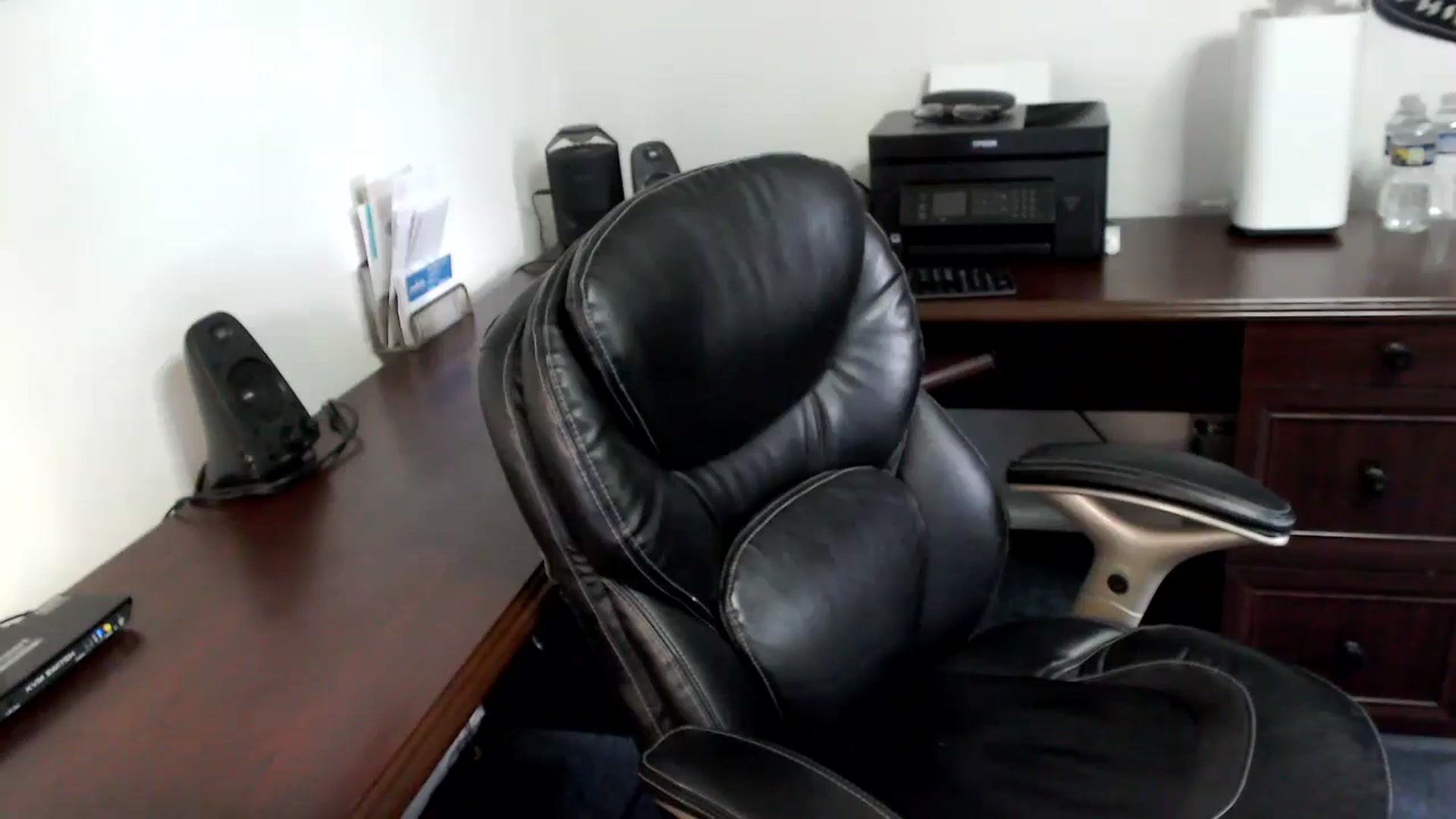 Gallery image thumbnail from MickaylaMoon's myfreecams stream on, 05/22/2024, 19:23 image 16 of 20
