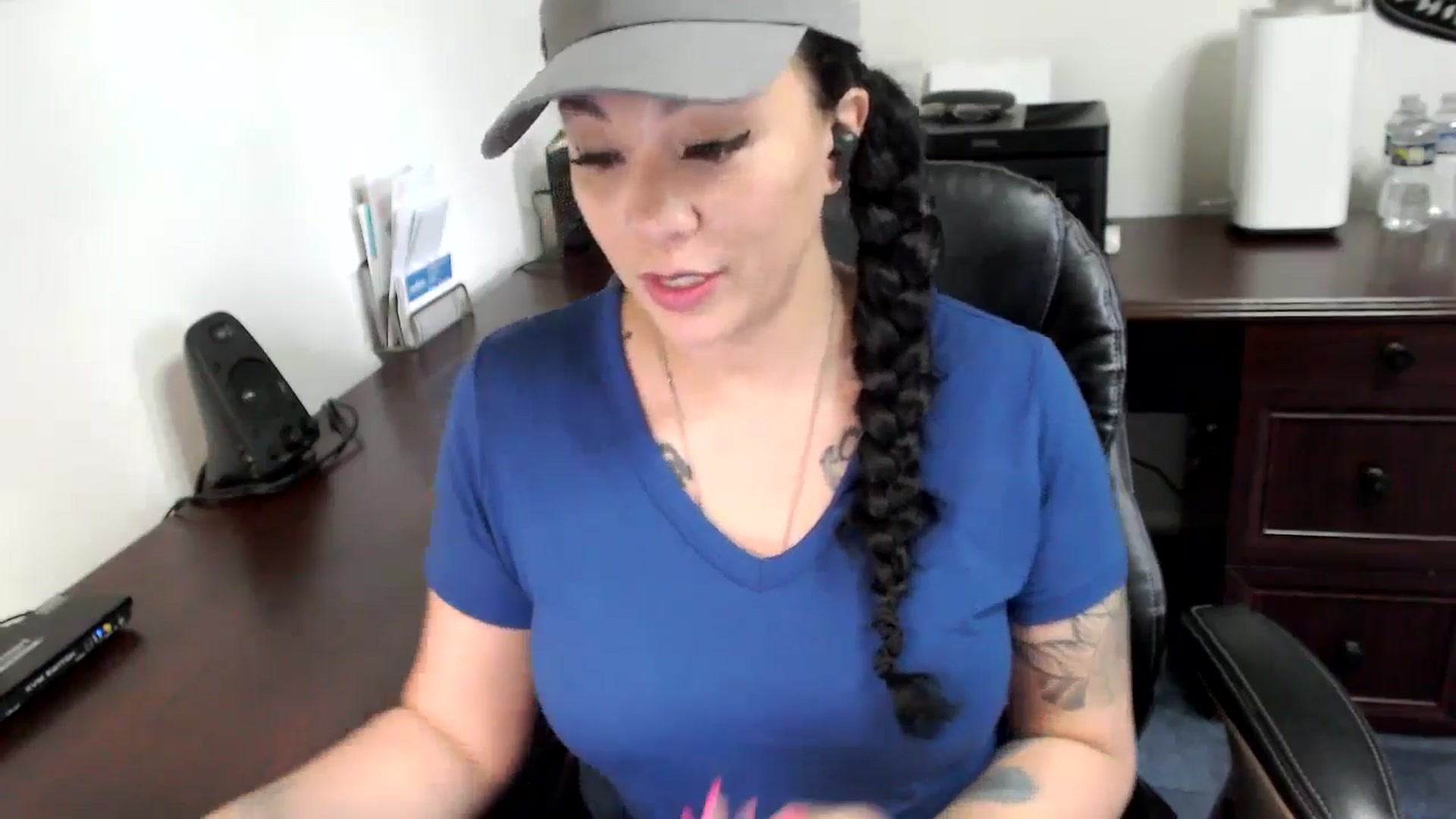Gallery image thumbnail from MickaylaMoon's myfreecams stream on, 05/22/2024, 19:23 image 17 of 20