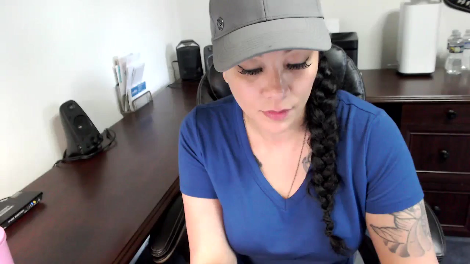 Gallery image thumbnail from MickaylaMoon's myfreecams stream on, 05/22/2024, 21:00 image 19 of 20