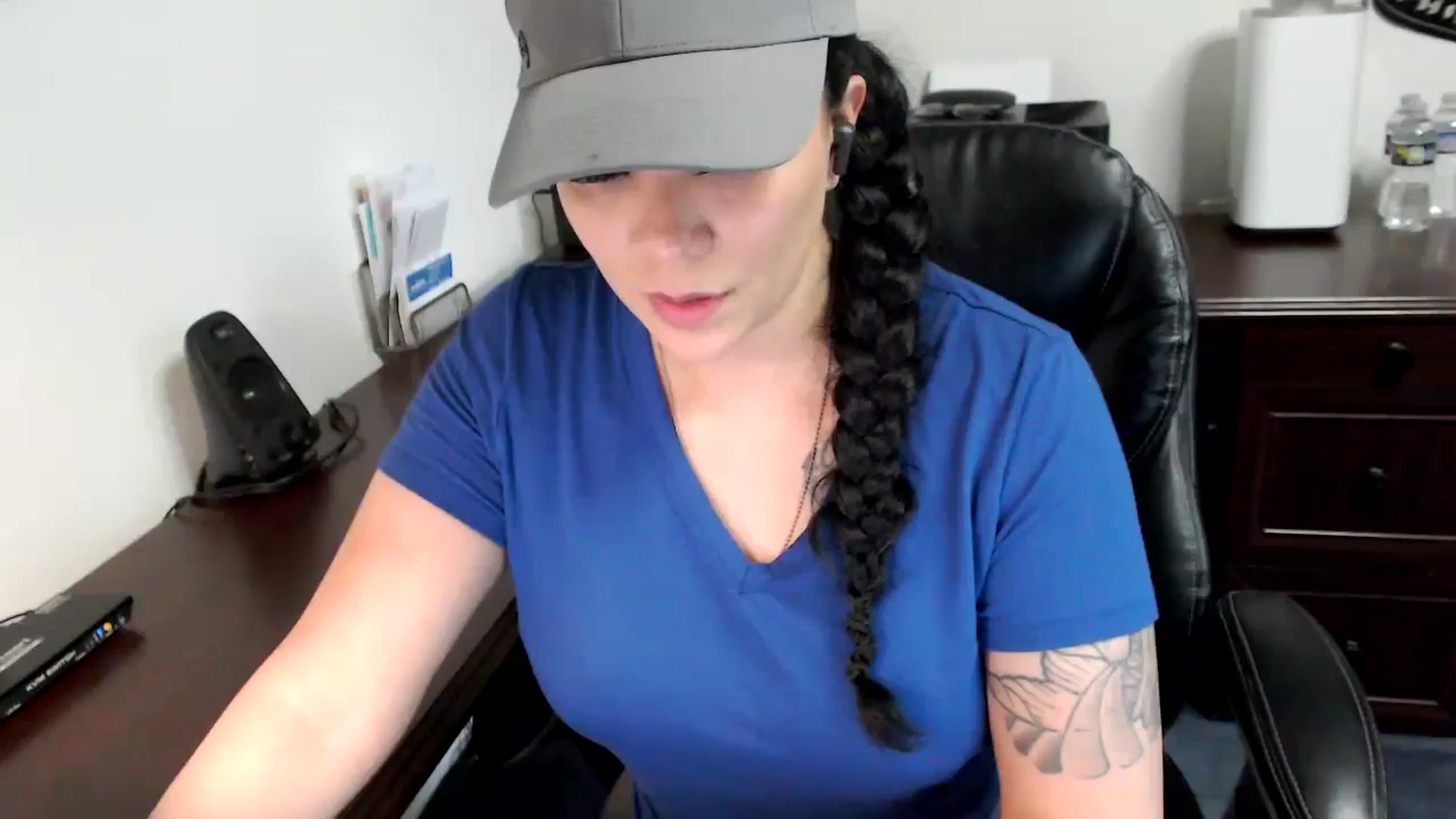 Gallery image thumbnail from MickaylaMoon's myfreecams stream on, 05/22/2024, 21:00 image 1 of 20