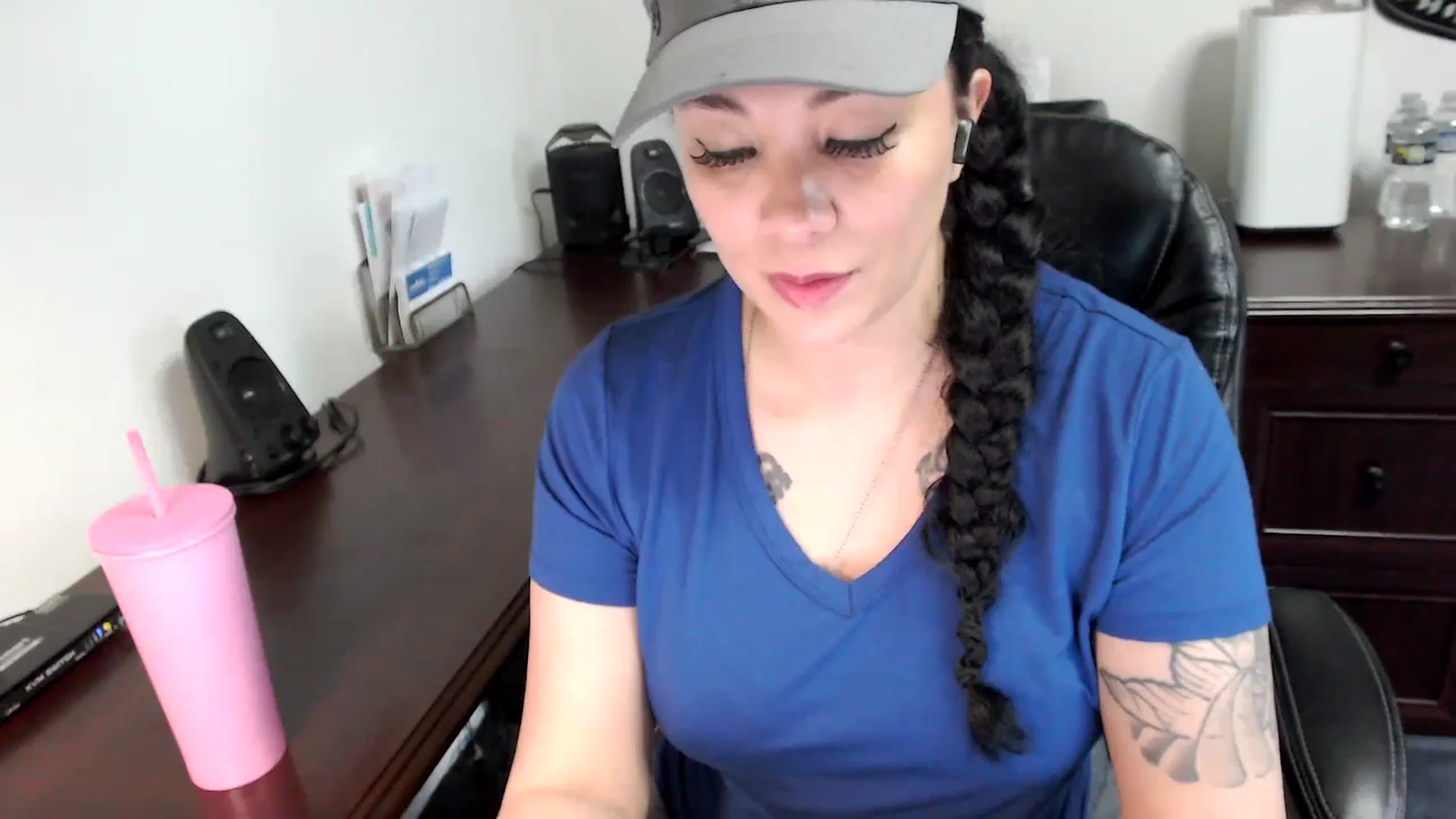 Gallery image thumbnail from MickaylaMoon's myfreecams stream on, 05/22/2024, 21:00 image 12 of 20