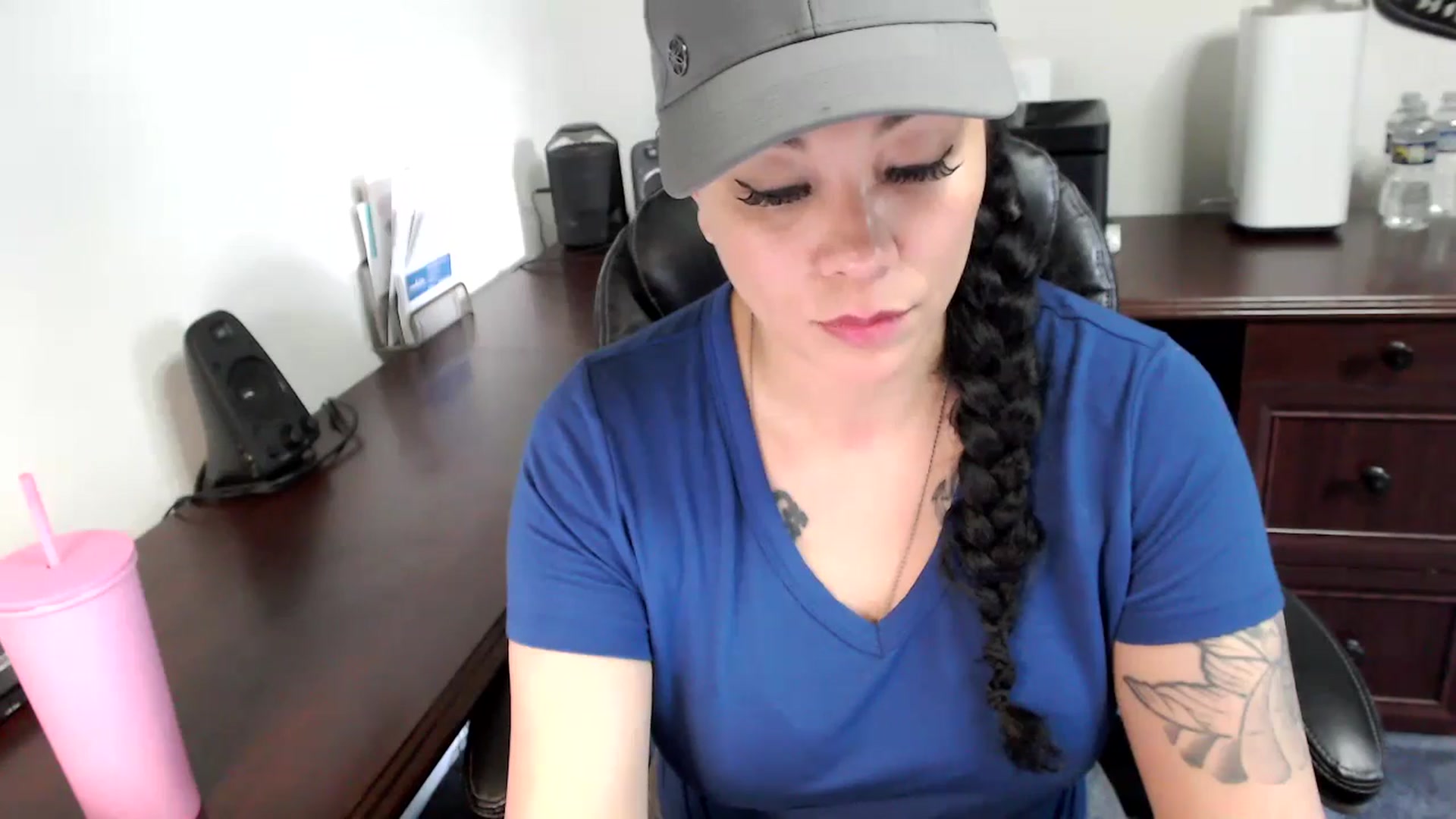 Gallery image thumbnail from MickaylaMoon's myfreecams stream on, 05/22/2024, 21:00 image 16 of 20
