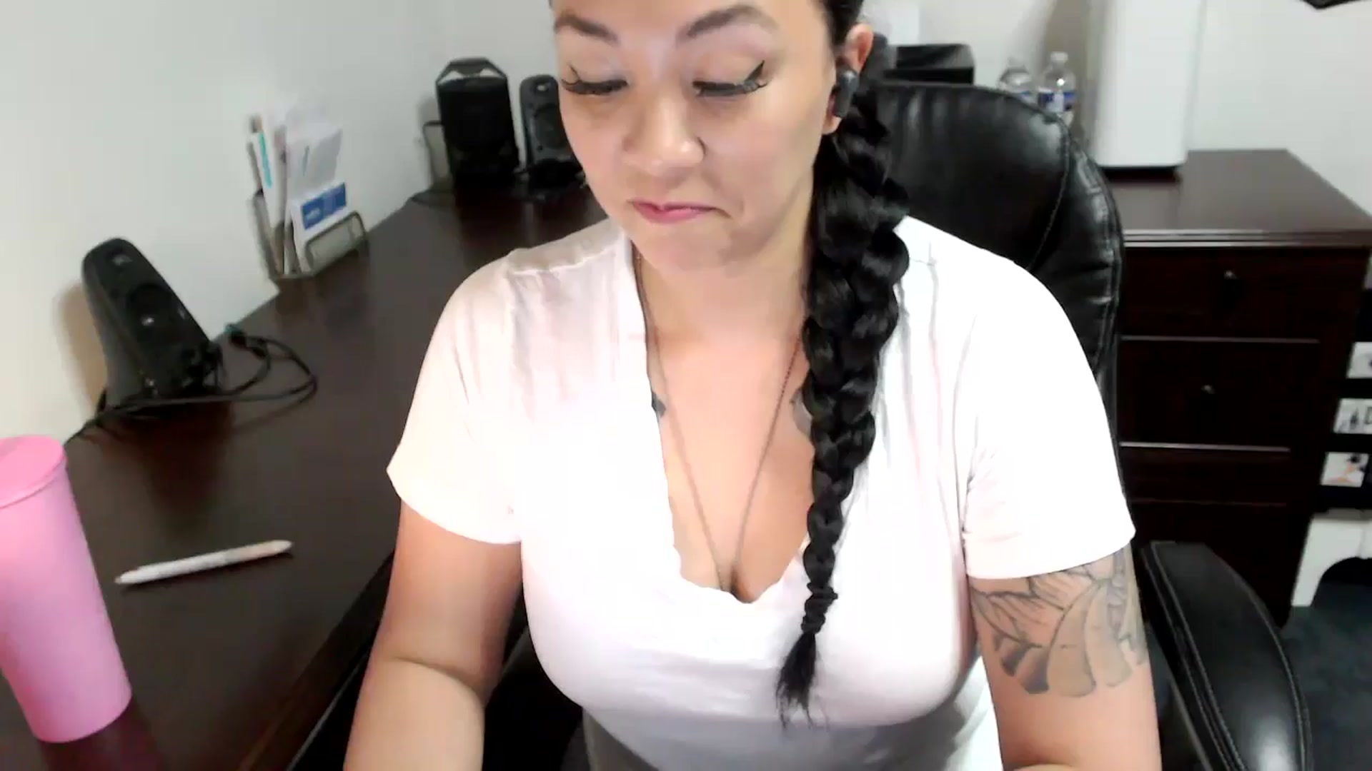 Gallery image thumbnail from MickaylaMoon's myfreecams stream on, 05/23/2024, 19:48 image 2 of 20