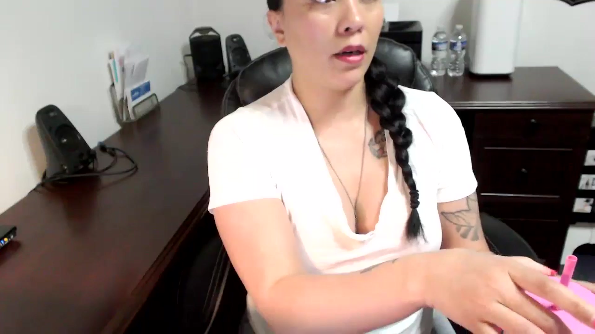 Gallery image thumbnail from MickaylaMoon's myfreecams stream on, 05/23/2024, 19:48 image 11 of 20
