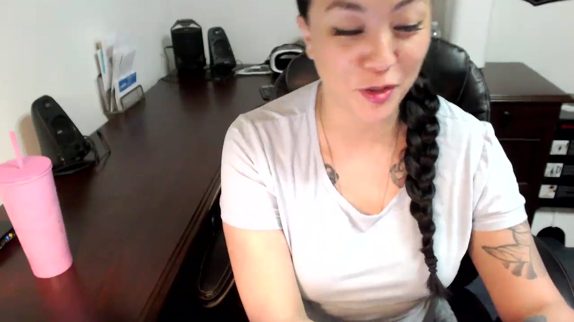 Gallery image thumbnail from MickaylaMoon's myfreecams stream on, 05/24/2024, 15:10 image 15 of 20