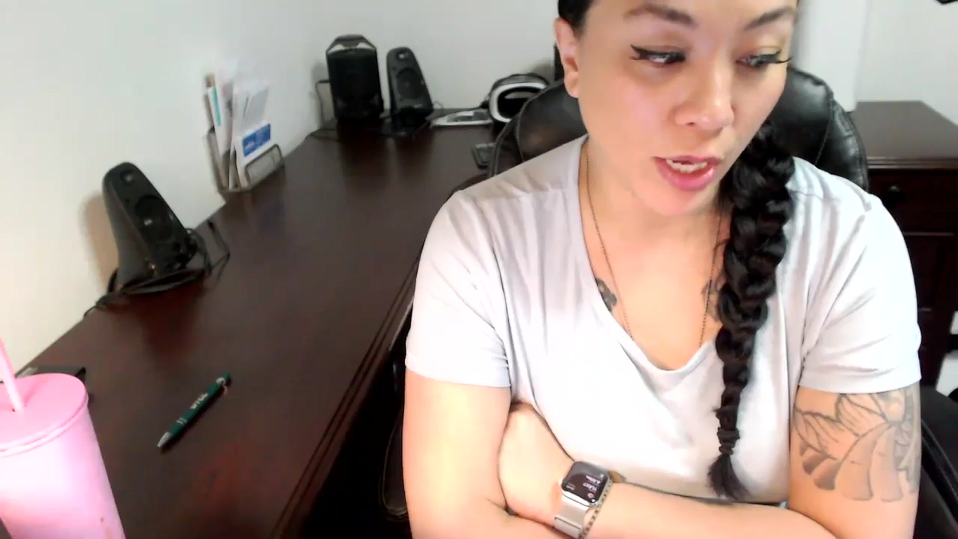 Gallery image thumbnail from MickaylaMoon's myfreecams stream on, 05/24/2024, 15:10 image 9 of 20