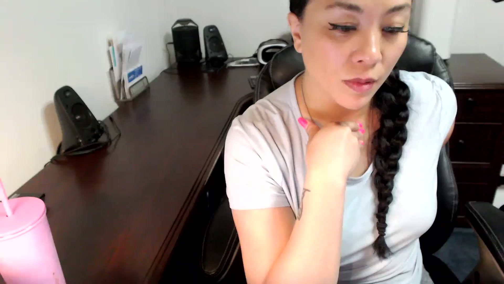 Gallery image thumbnail from MickaylaMoon's myfreecams stream on, 05/24/2024, 15:10 image 12 of 20