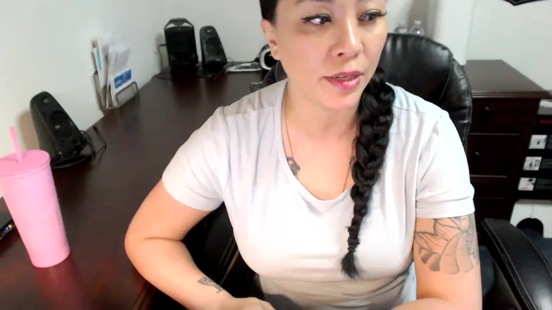 Gallery image thumbnail from MickaylaMoon's myfreecams stream on, 05/24/2024, 15:10 image 16 of 20