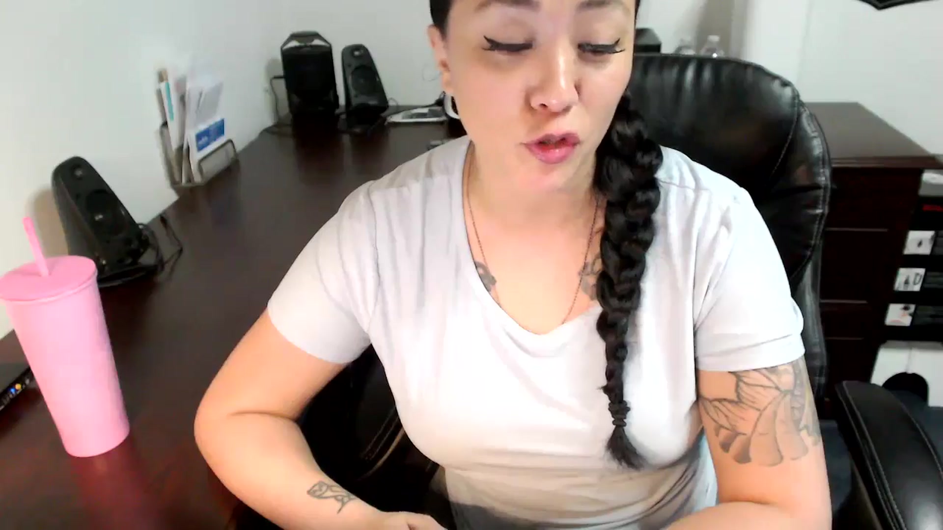 Gallery image thumbnail from MickaylaMoon's myfreecams stream on, 05/24/2024, 15:44 image 3 of 20