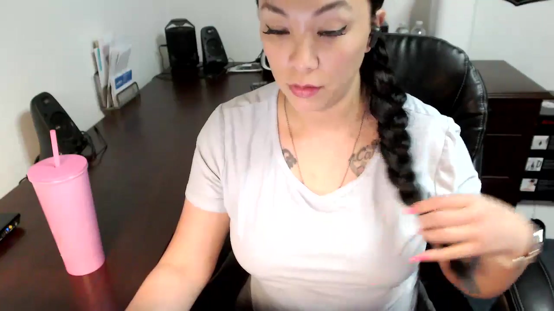 Gallery image thumbnail from MickaylaMoon's myfreecams stream on, 05/24/2024, 15:44 image 10 of 20