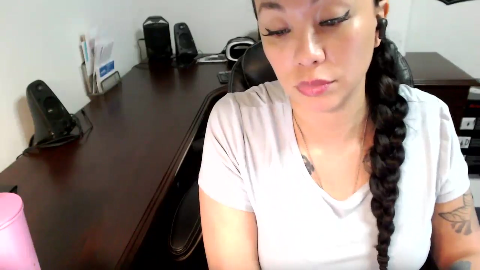 Gallery image thumbnail from MickaylaMoon's myfreecams stream on, 05/24/2024, 15:44 image 6 of 20
