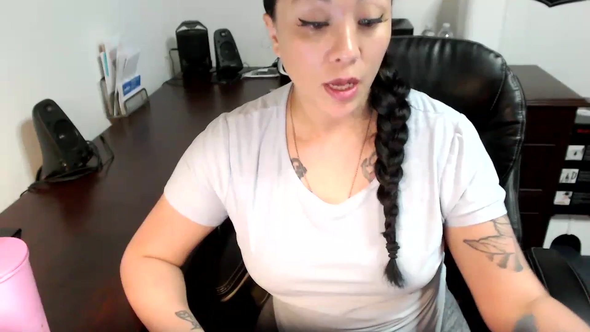Gallery image thumbnail from MickaylaMoon's myfreecams stream on, 05/24/2024, 15:44 image 4 of 20