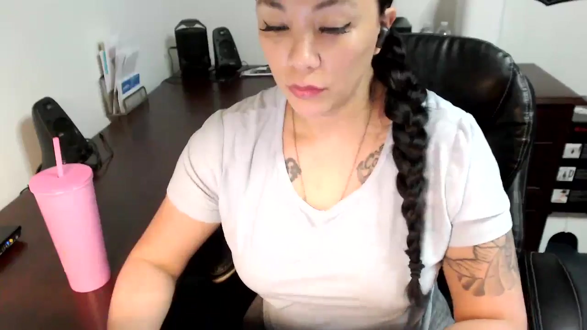 Gallery image thumbnail from MickaylaMoon's myfreecams stream on, 05/24/2024, 15:44 image 13 of 20