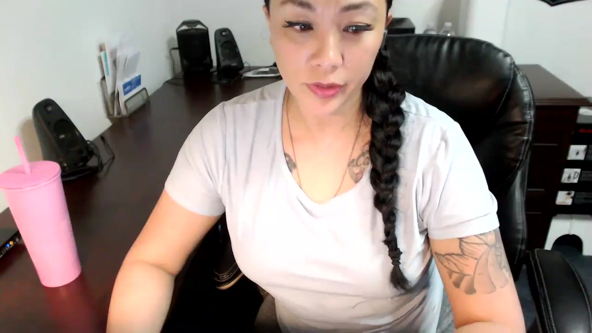 Gallery image thumbnail from MickaylaMoon's myfreecams stream on, 05/24/2024, 15:44 image 2 of 20