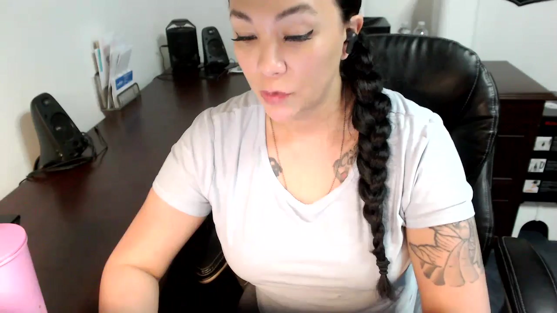 Gallery image thumbnail from MickaylaMoon's myfreecams stream on, 05/24/2024, 15:44 image 5 of 20