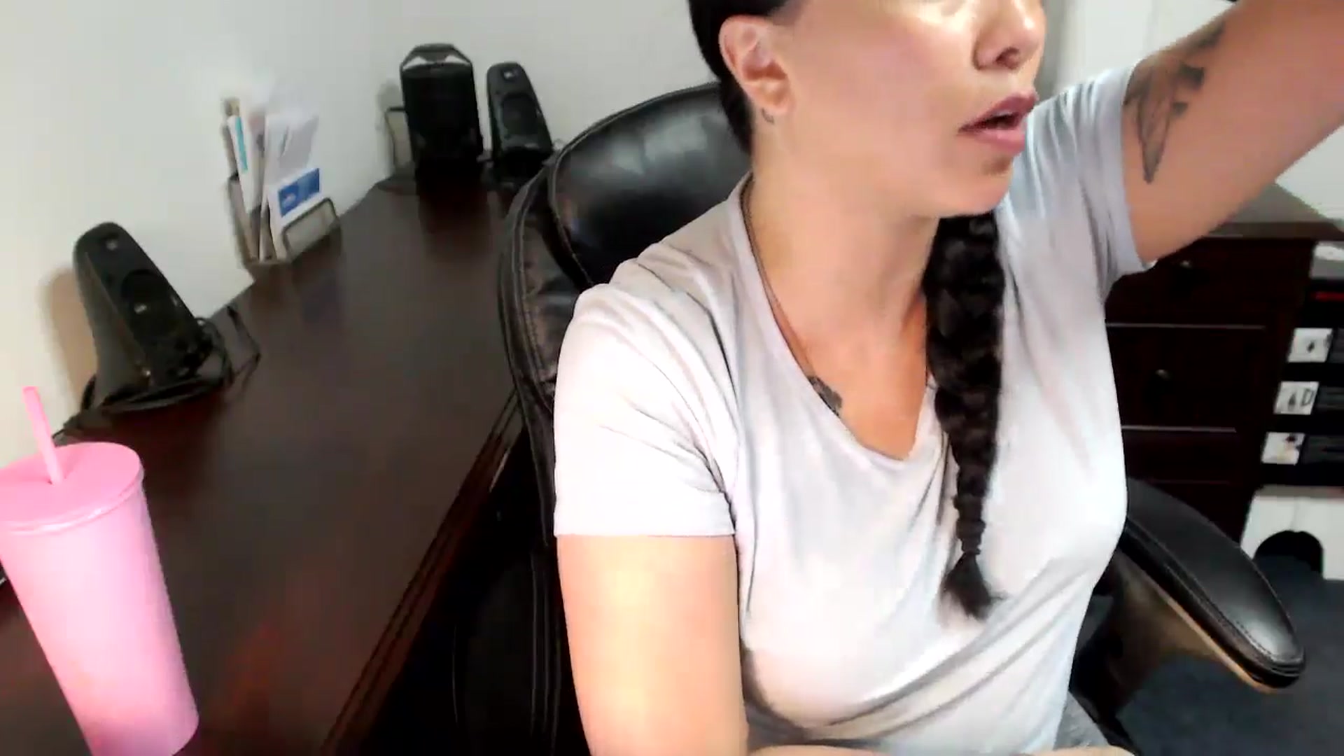 Gallery image thumbnail from MickaylaMoon's myfreecams stream on, 05/24/2024, 17:17 image 4 of 20