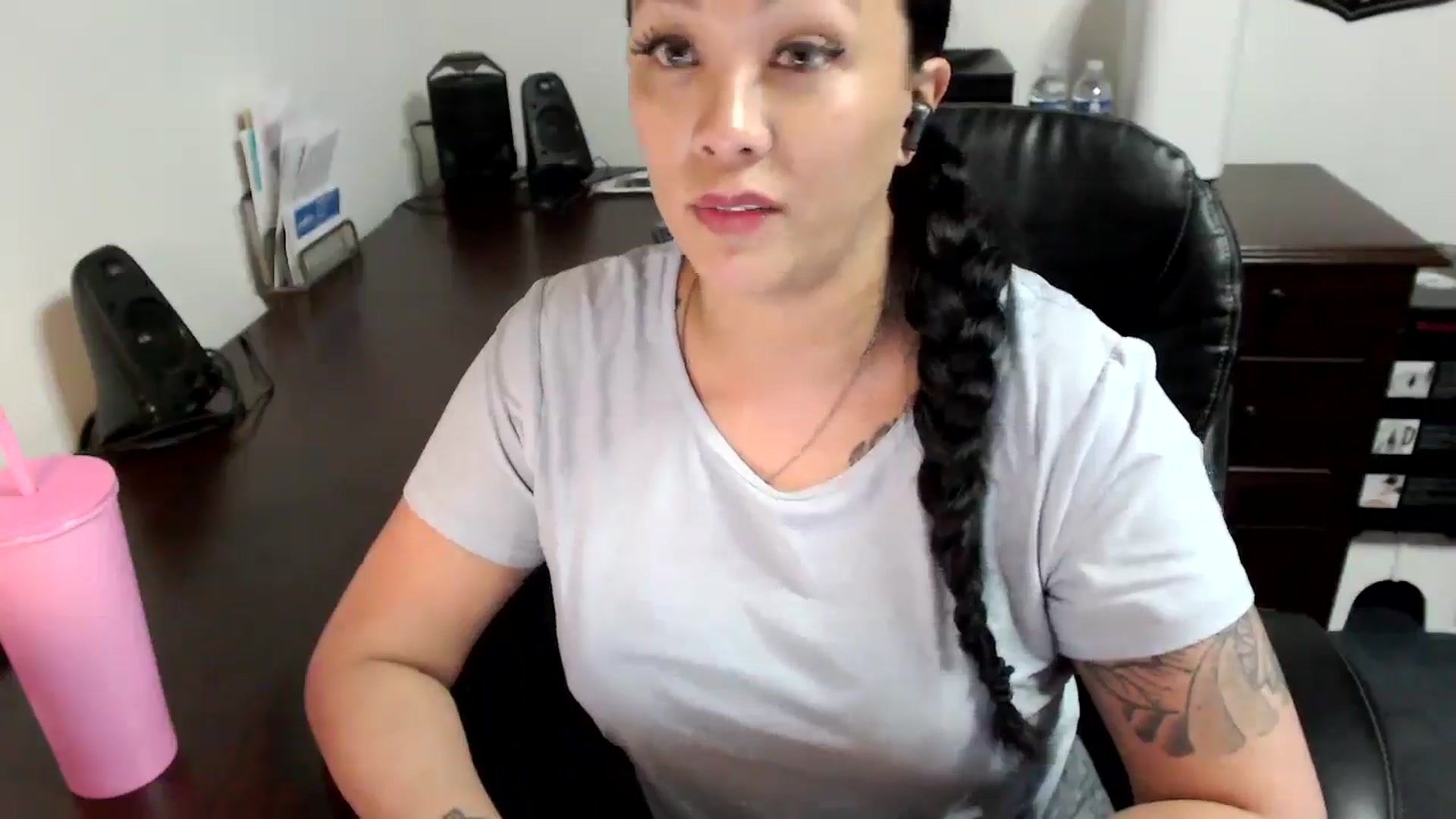 Gallery image thumbnail from MickaylaMoon's myfreecams stream on, 05/24/2024, 17:17 image 14 of 20
