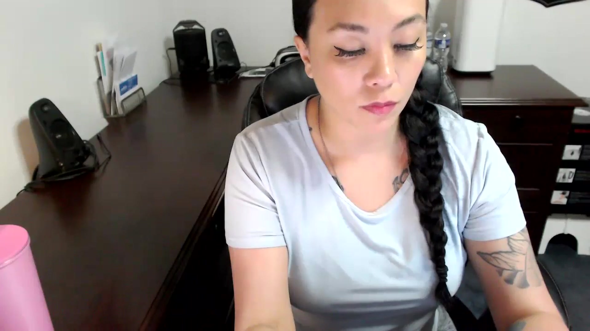 Gallery image thumbnail from MickaylaMoon's myfreecams stream on, 05/24/2024, 21:03 image 17 of 20