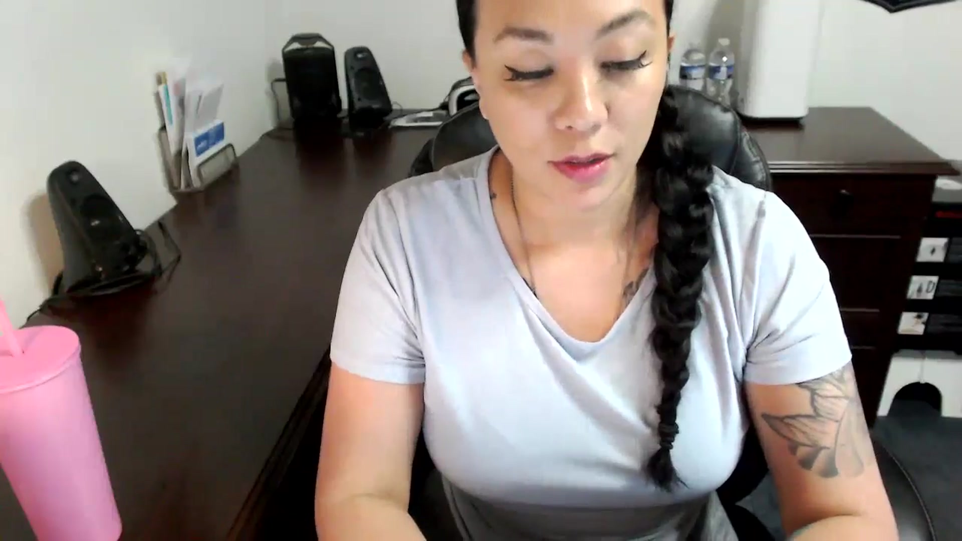 Gallery image thumbnail from MickaylaMoon's myfreecams stream on, 05/24/2024, 21:03 image 6 of 20