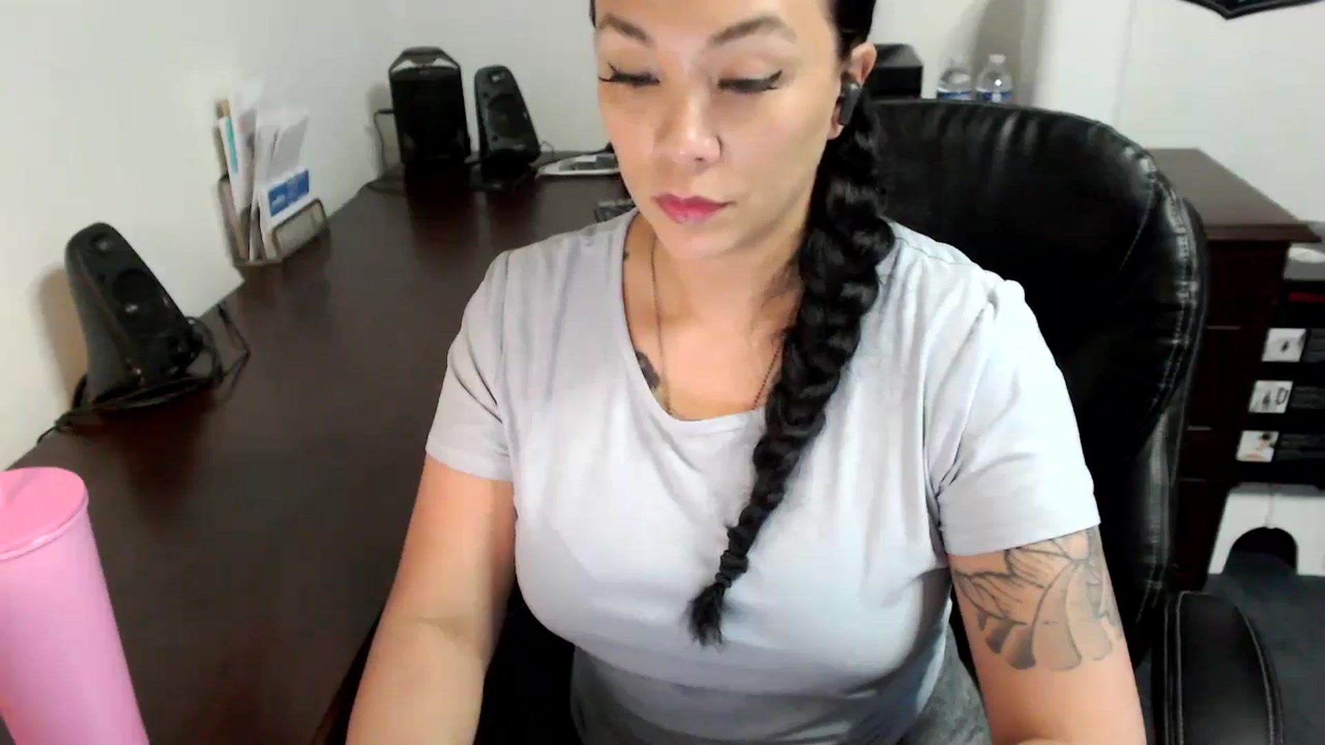 Gallery image thumbnail from MickaylaMoon's myfreecams stream on, 05/24/2024, 21:03 image 4 of 20