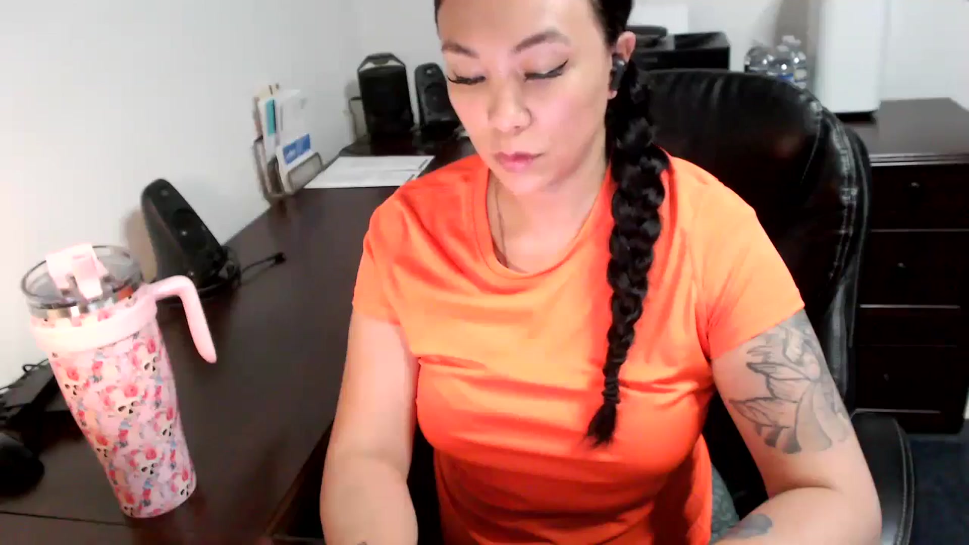 Gallery image thumbnail from MickaylaMoon's myfreecams stream on, 05/27/2024, 16:41 image 18 of 20