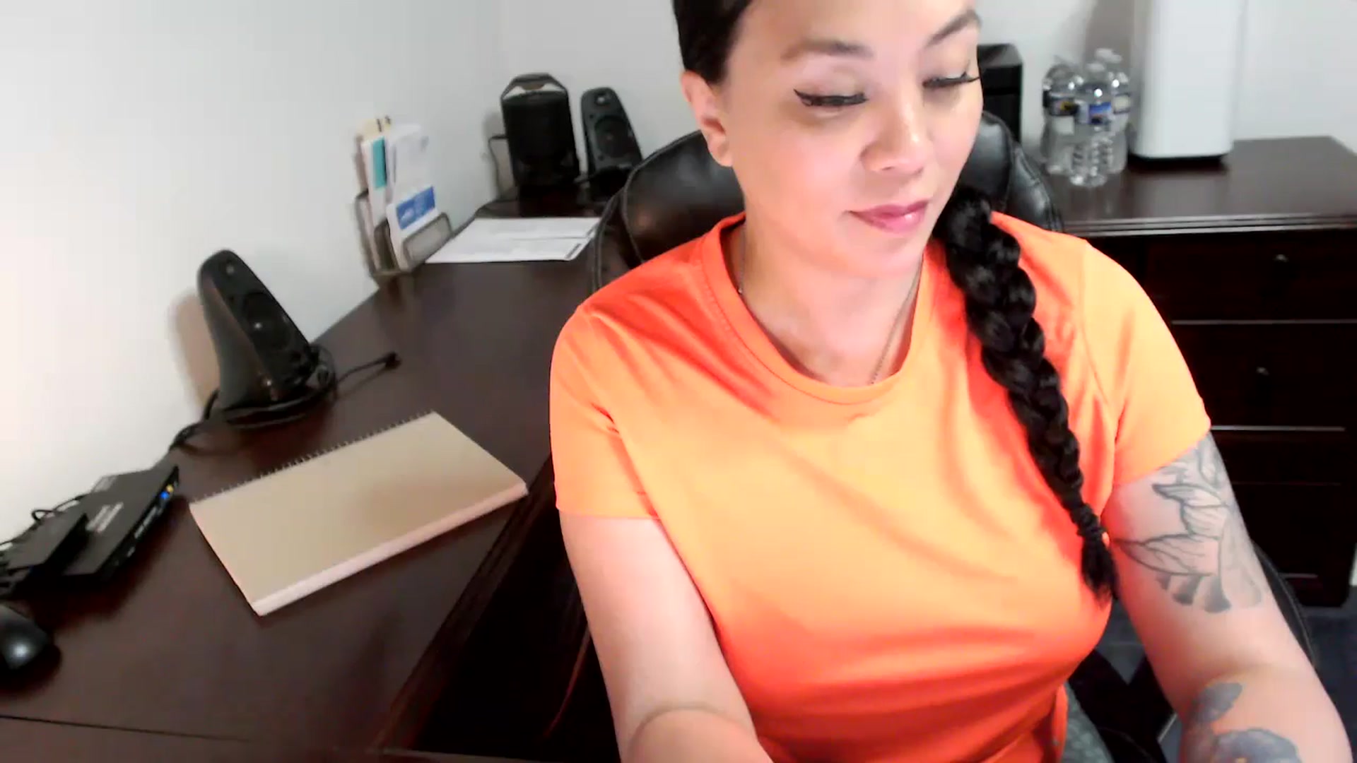 Gallery image thumbnail from MickaylaMoon's myfreecams stream on, 05/27/2024, 17:40 image 19 of 20