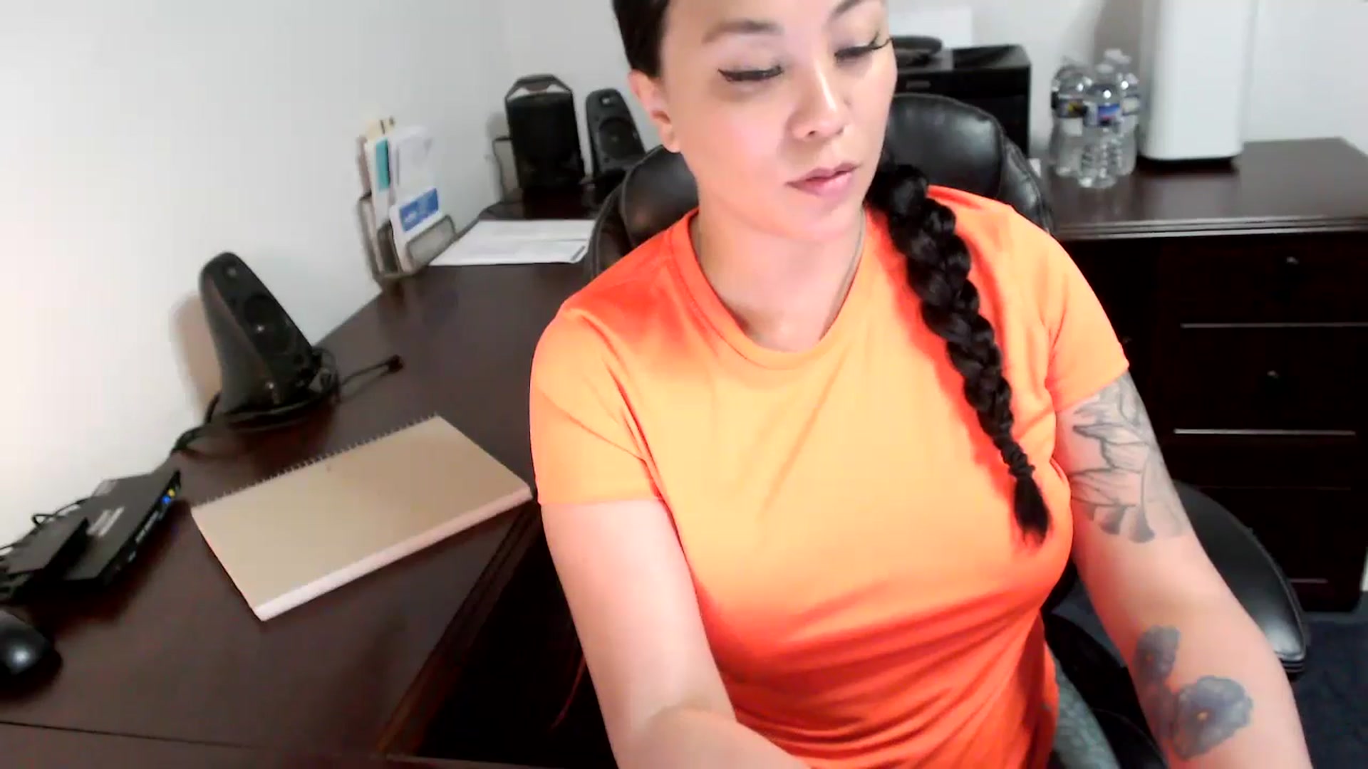 Gallery image thumbnail from MickaylaMoon's myfreecams stream on, 05/27/2024, 17:40 image 13 of 20