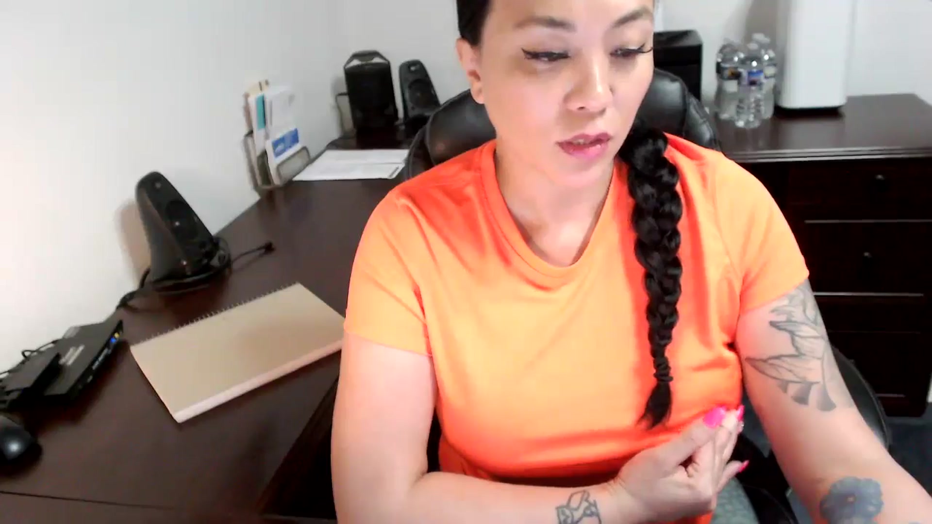 Gallery image thumbnail from MickaylaMoon's myfreecams stream on, 05/27/2024, 17:40 image 14 of 20