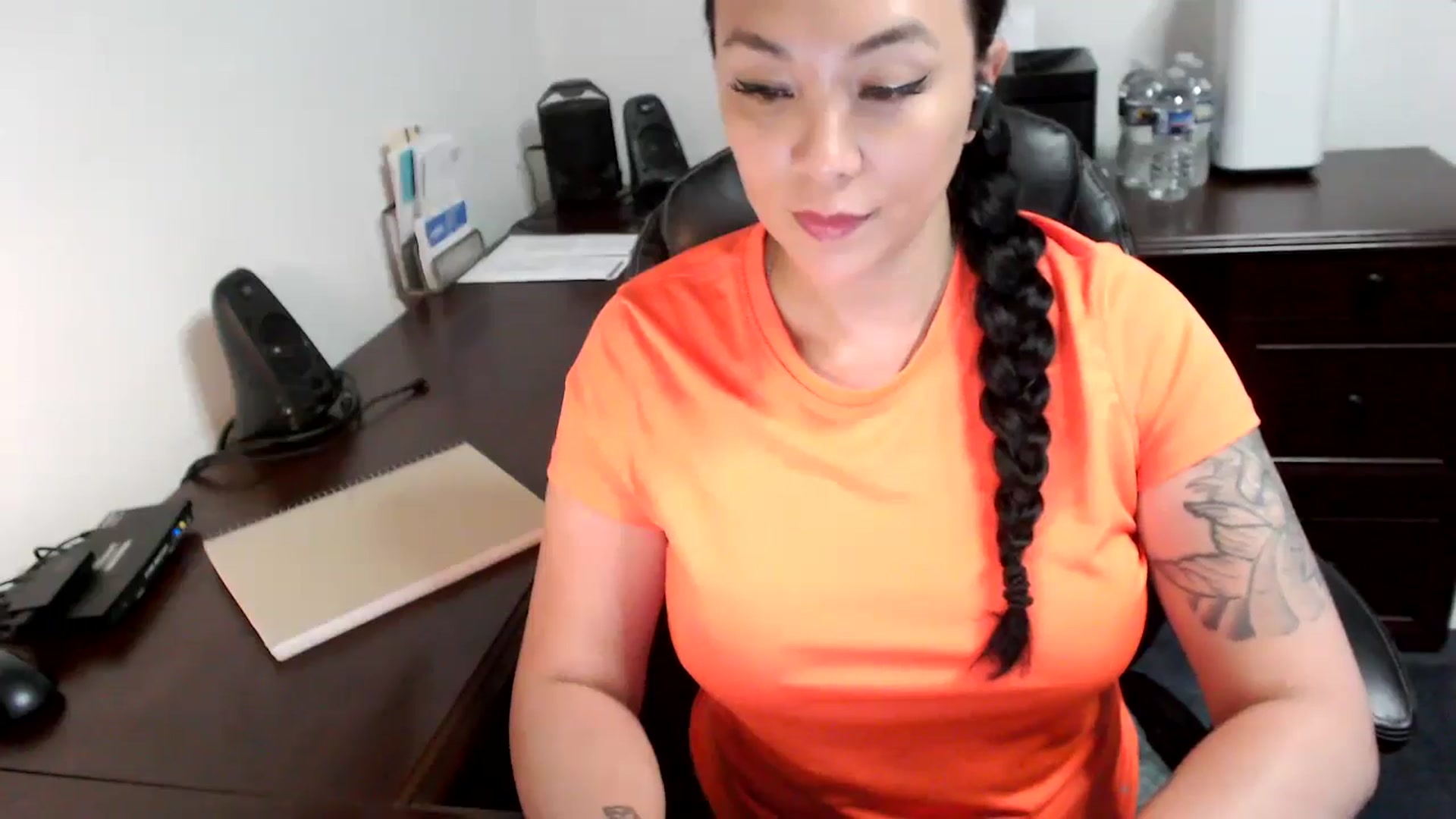 Gallery image thumbnail from MickaylaMoon's myfreecams stream on, 05/27/2024, 17:40 image 15 of 20