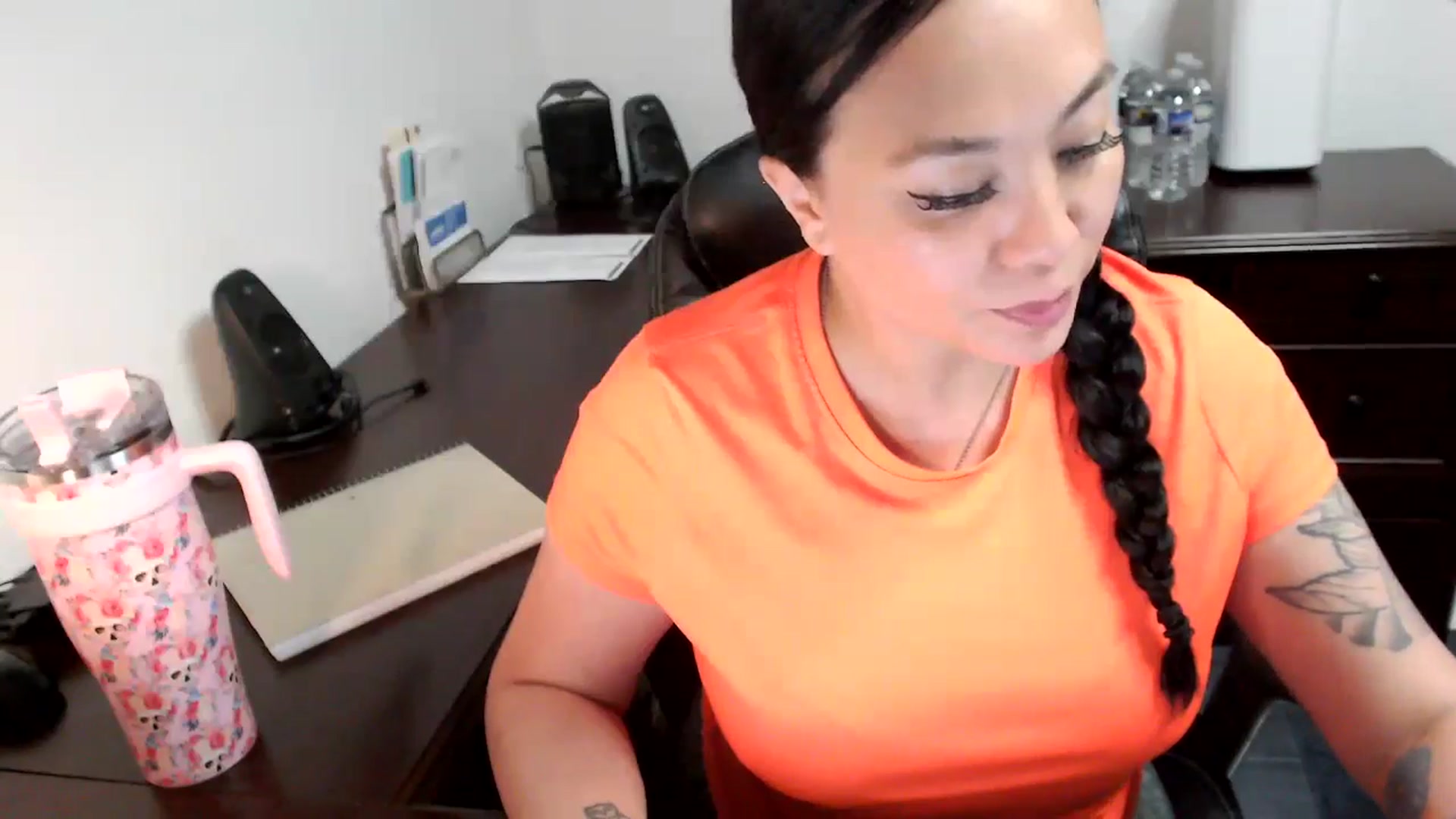 Gallery image thumbnail from MickaylaMoon's myfreecams stream on, 05/27/2024, 17:40 image 8 of 20