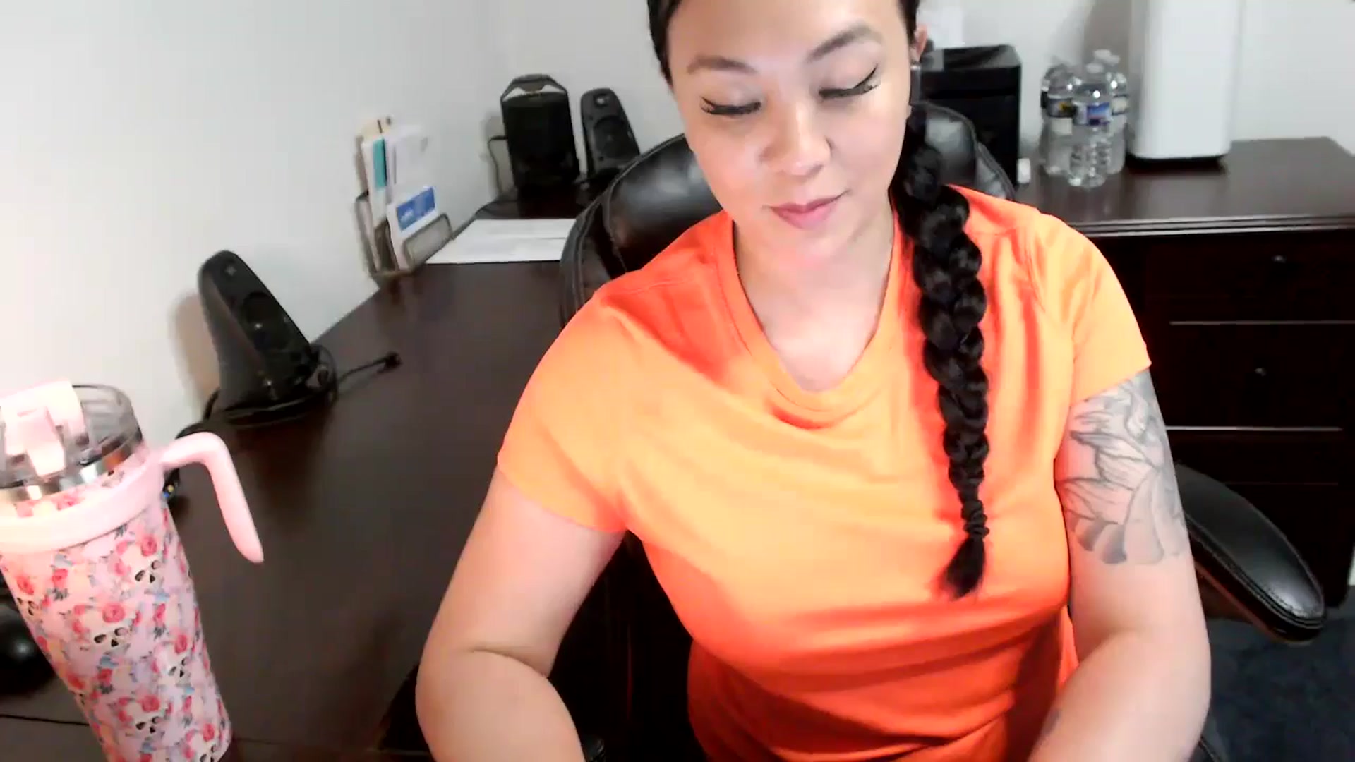 Gallery image thumbnail from MickaylaMoon's myfreecams stream on, 05/27/2024, 18:19 image 18 of 20