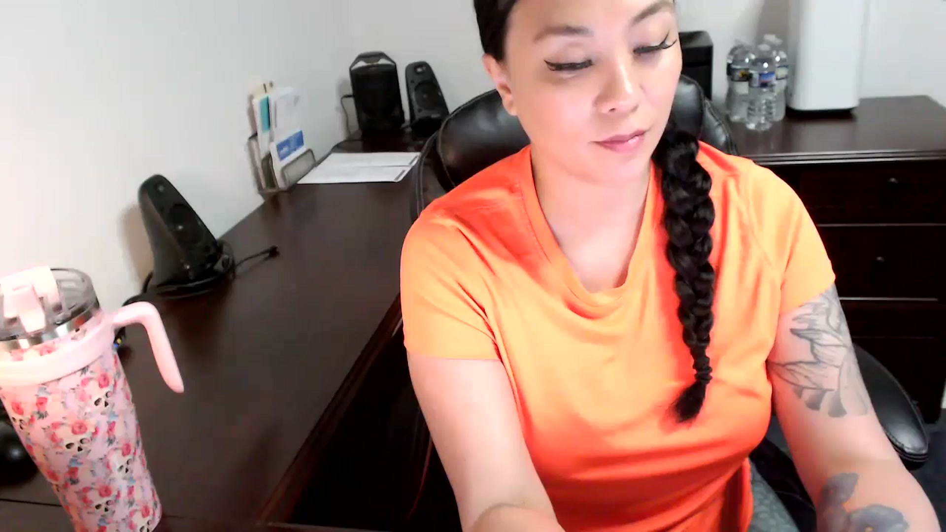 Gallery image thumbnail from MickaylaMoon's myfreecams stream on, 05/27/2024, 18:19 image 19 of 20