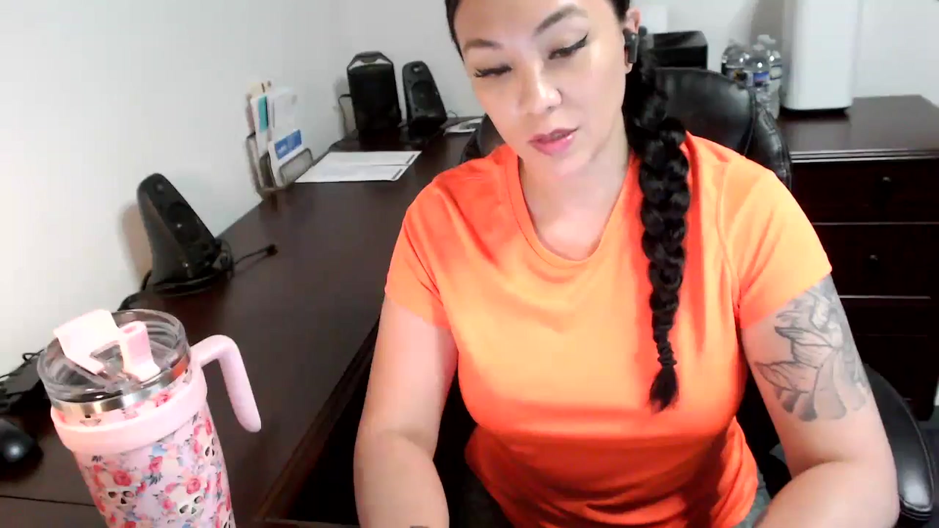 Gallery image thumbnail from MickaylaMoon's myfreecams stream on, 05/27/2024, 18:37 image 13 of 20