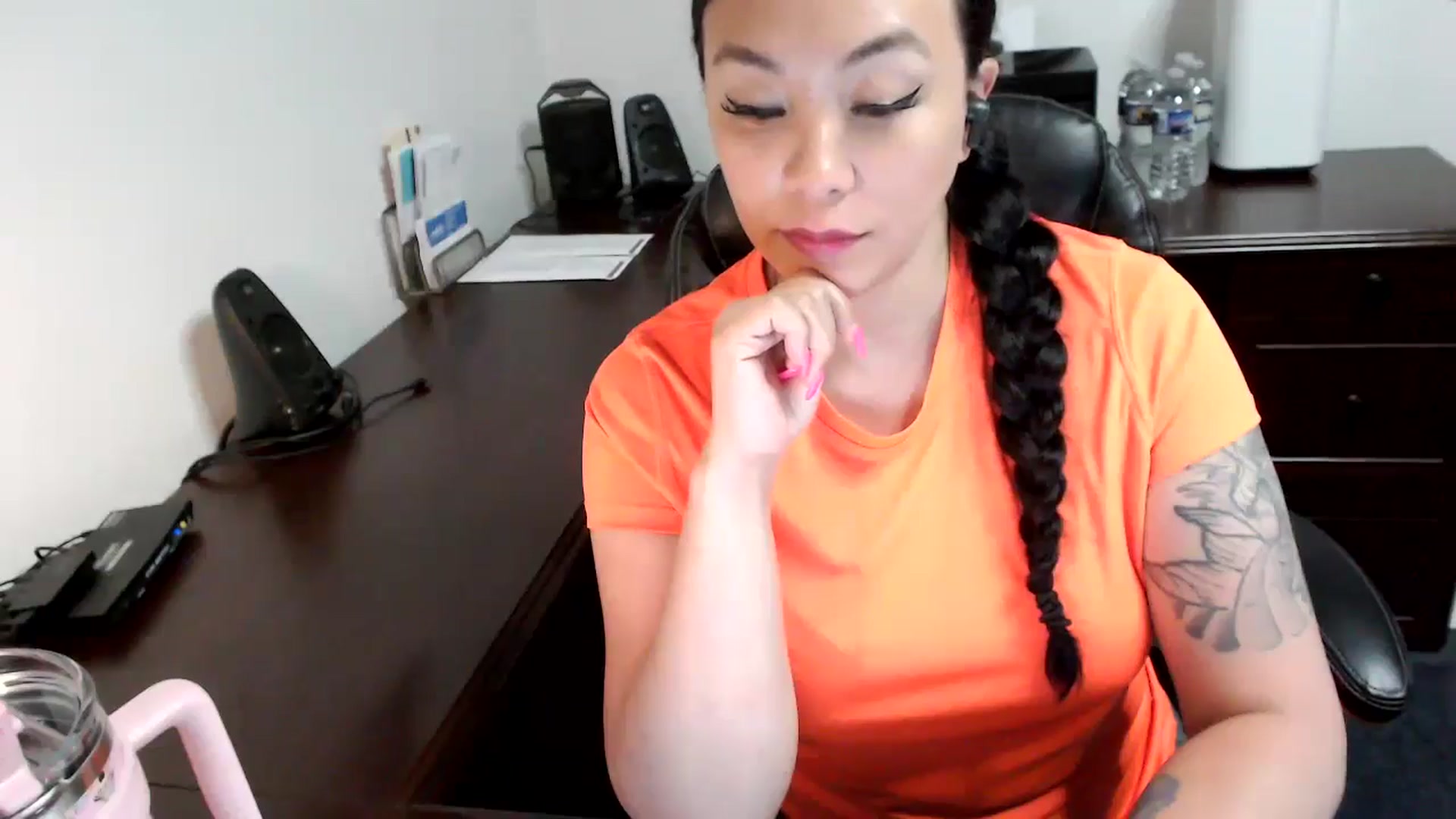 Gallery image thumbnail from MickaylaMoon's myfreecams stream on, 05/27/2024, 18:37 image 17 of 20