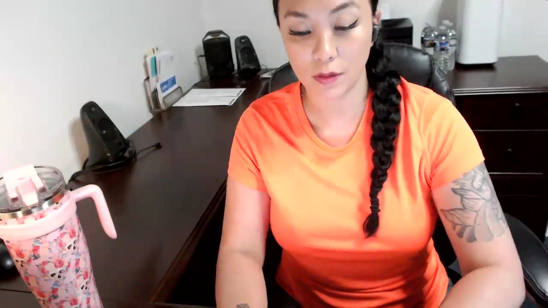 Gallery image thumbnail from MickaylaMoon's myfreecams stream on, 05/27/2024, 18:37 image 10 of 20