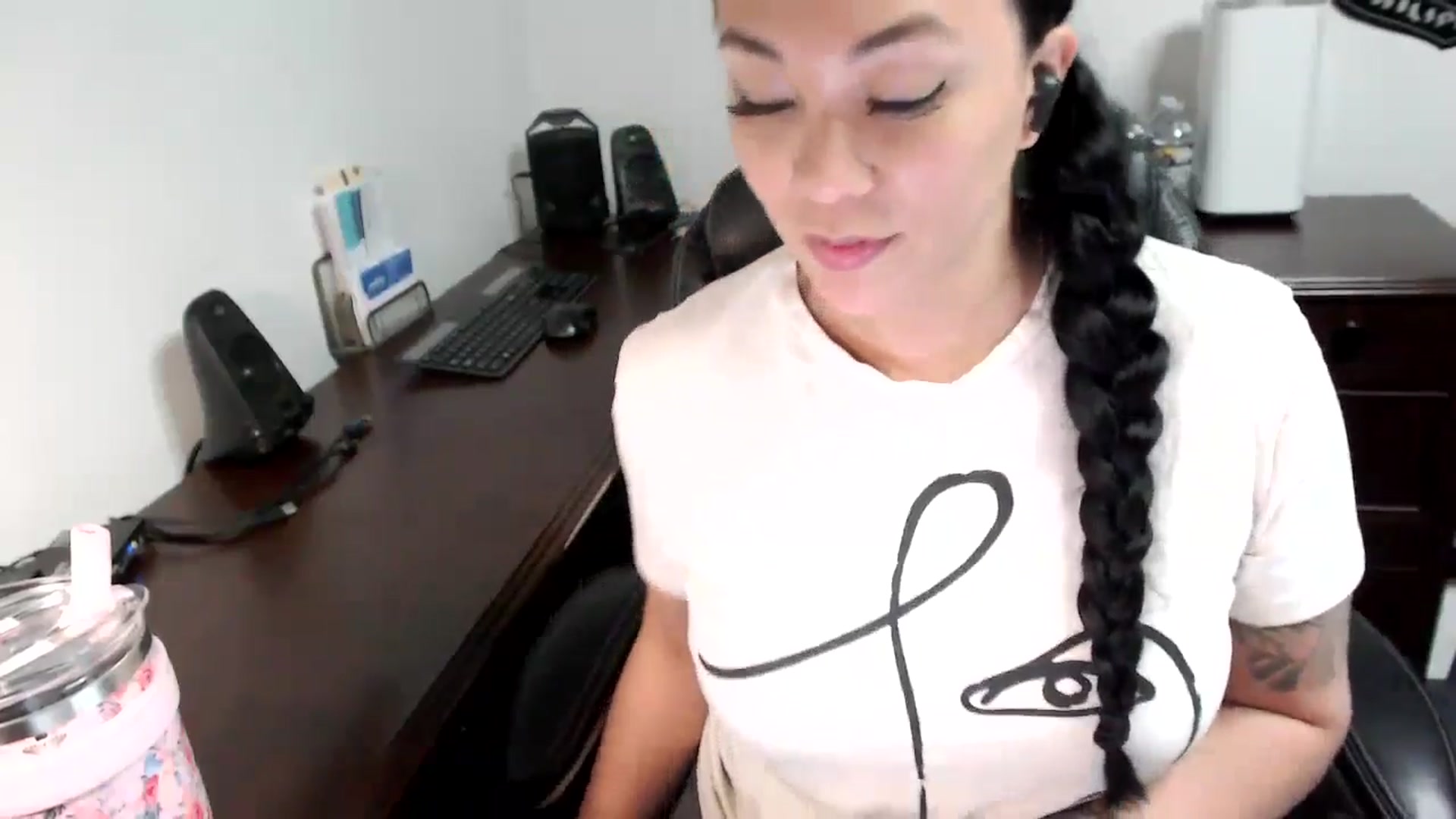 Gallery image thumbnail from MickaylaMoon's myfreecams stream on, 05/28/2024, 16:02 image 17 of 20