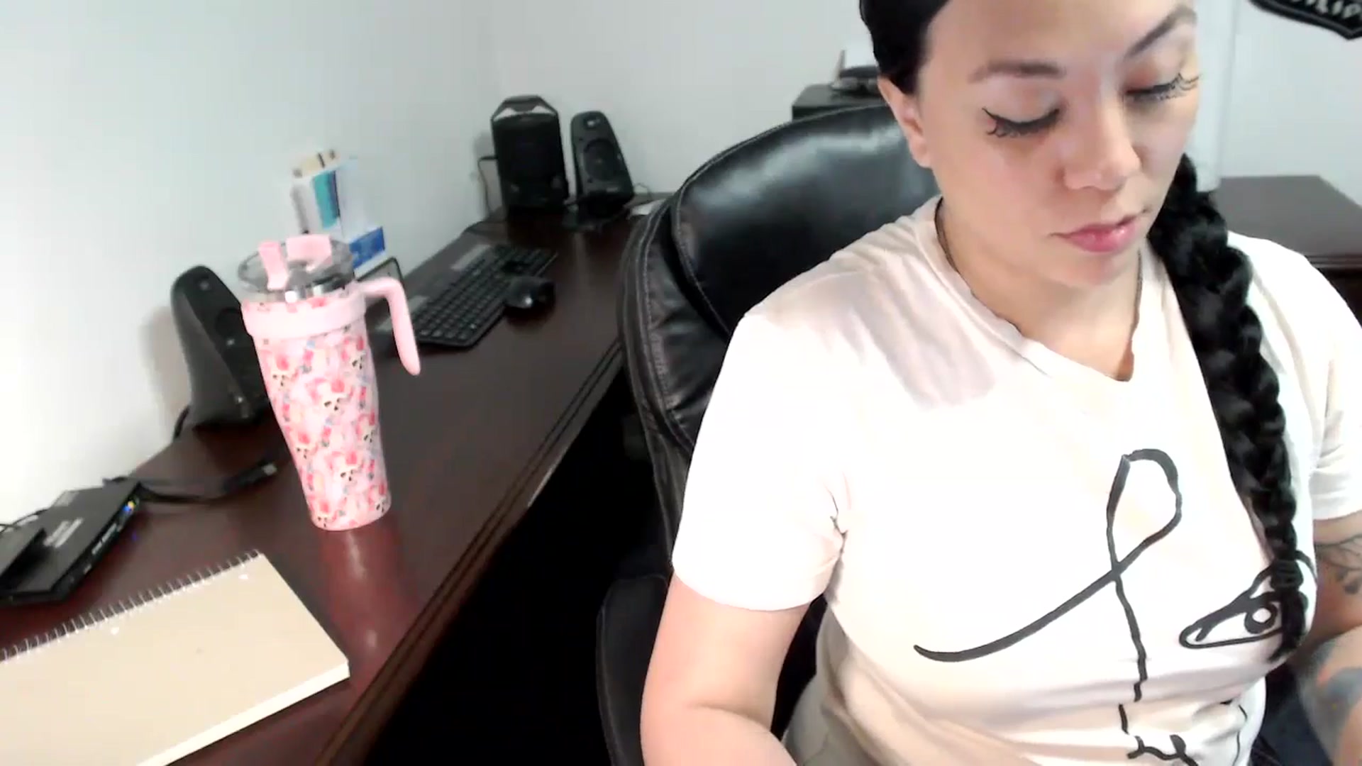 Gallery image thumbnail from MickaylaMoon's myfreecams stream on, 05/28/2024, 16:02 image 6 of 20