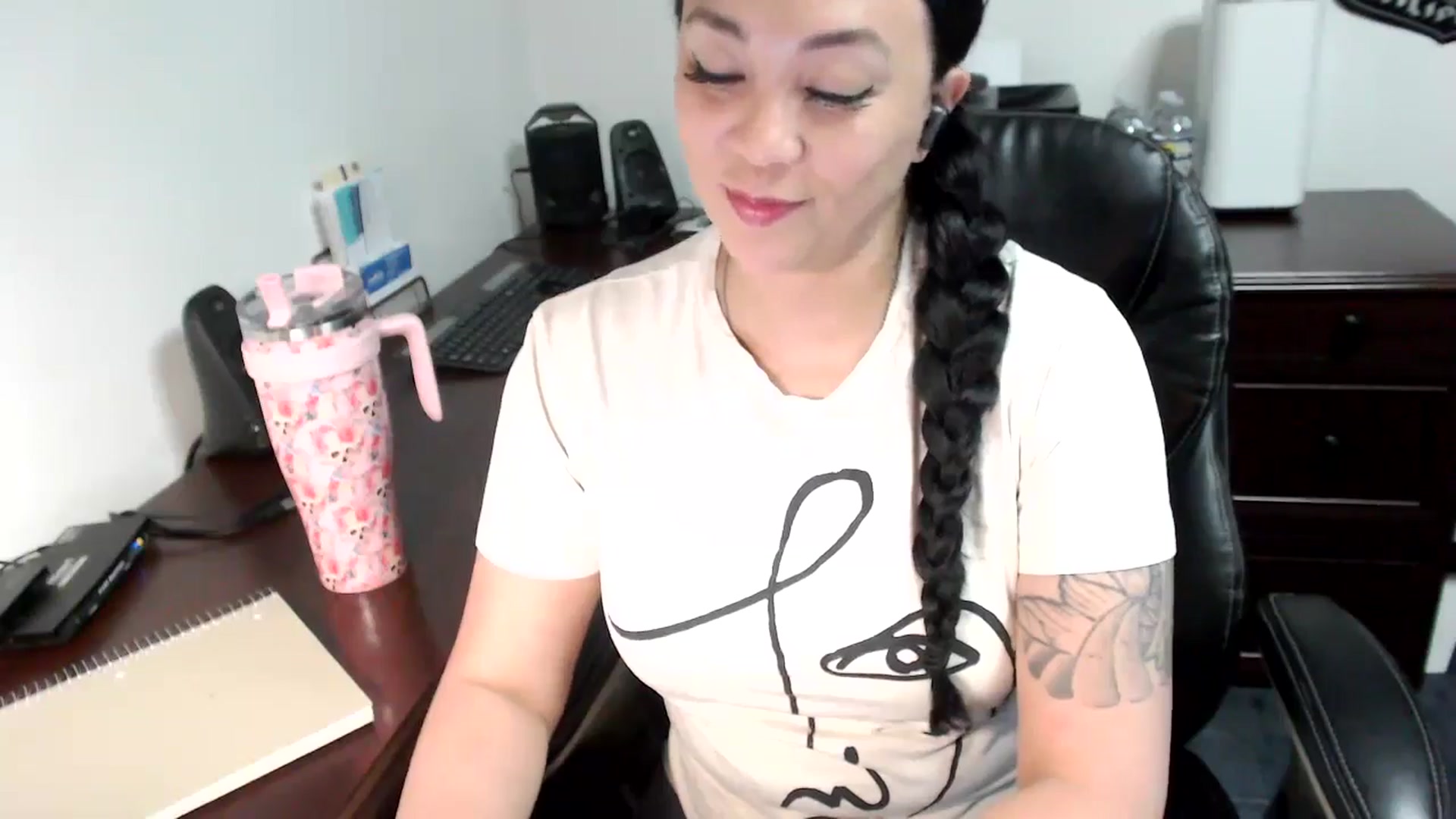Gallery image thumbnail from MickaylaMoon's myfreecams stream on, 05/28/2024, 16:02 image 8 of 20