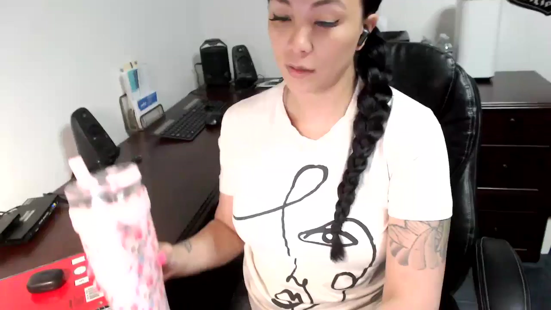 Gallery image thumbnail from MickaylaMoon's myfreecams stream on, 05/28/2024, 16:02 image 1 of 20