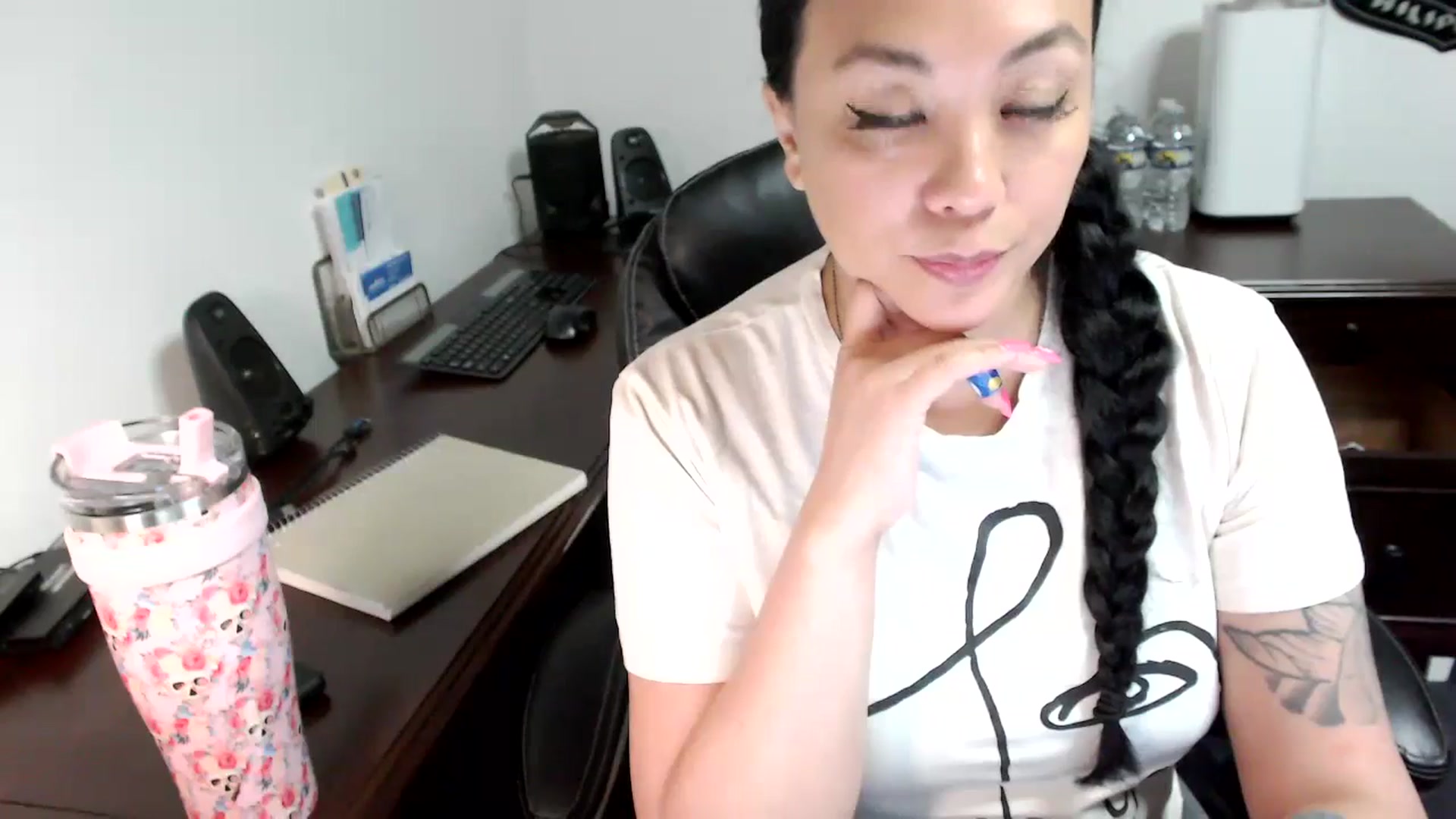 Gallery image thumbnail from MickaylaMoon's myfreecams stream on, 05/28/2024, 16:24 image 4 of 20