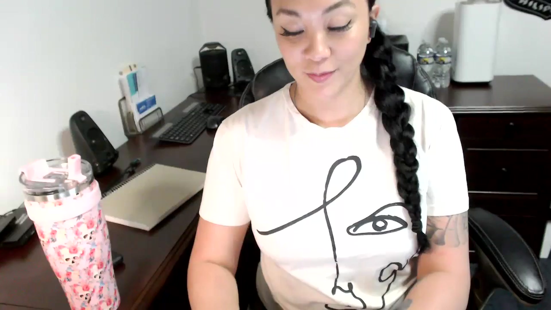 Gallery image thumbnail from MickaylaMoon's myfreecams stream on, 05/28/2024, 16:24 image 10 of 20