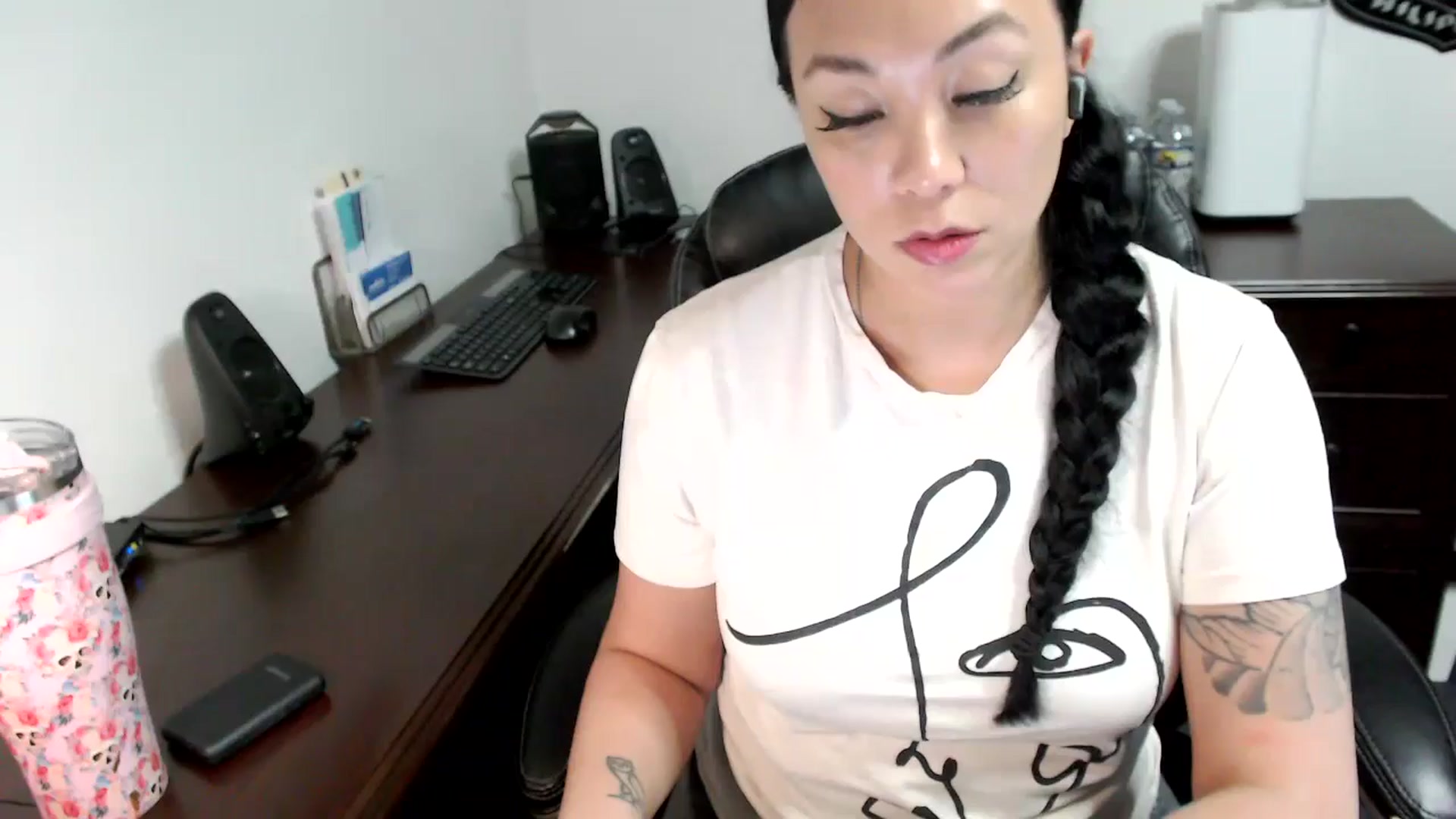 Gallery image thumbnail from MickaylaMoon's myfreecams stream on, 05/28/2024, 16:24 image 18 of 20