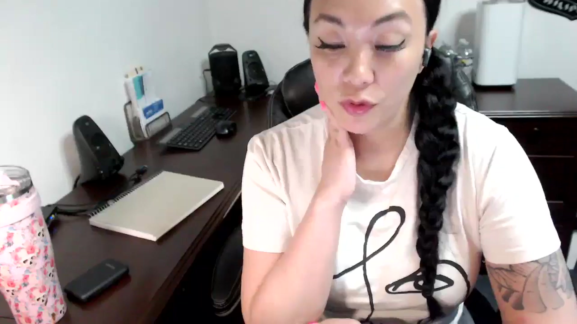 Gallery image thumbnail from MickaylaMoon's myfreecams stream on, 05/28/2024, 16:24 image 15 of 20