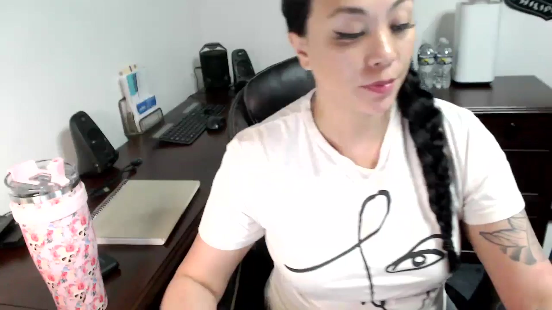 Gallery image thumbnail from MickaylaMoon's myfreecams stream on, 05/28/2024, 18:18 image 18 of 20