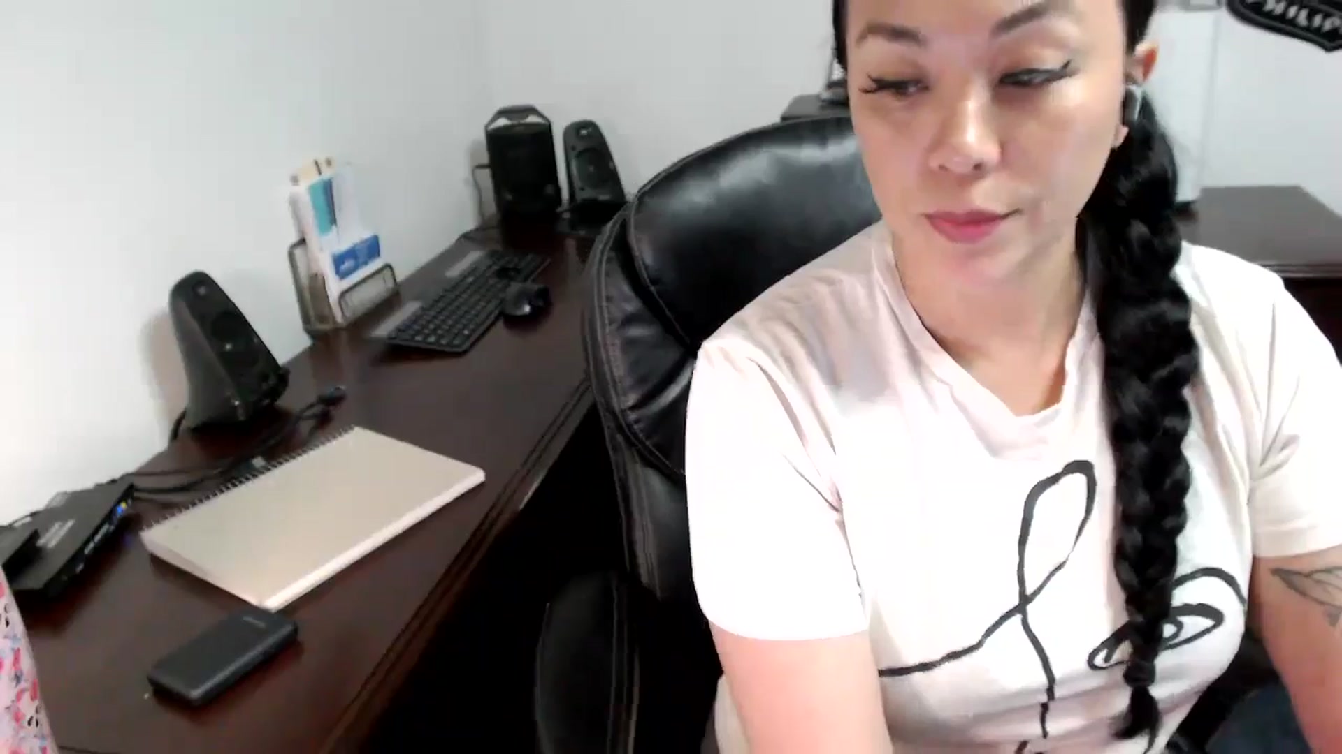 Gallery image thumbnail from MickaylaMoon's myfreecams stream on, 05/28/2024, 18:18 image 2 of 20