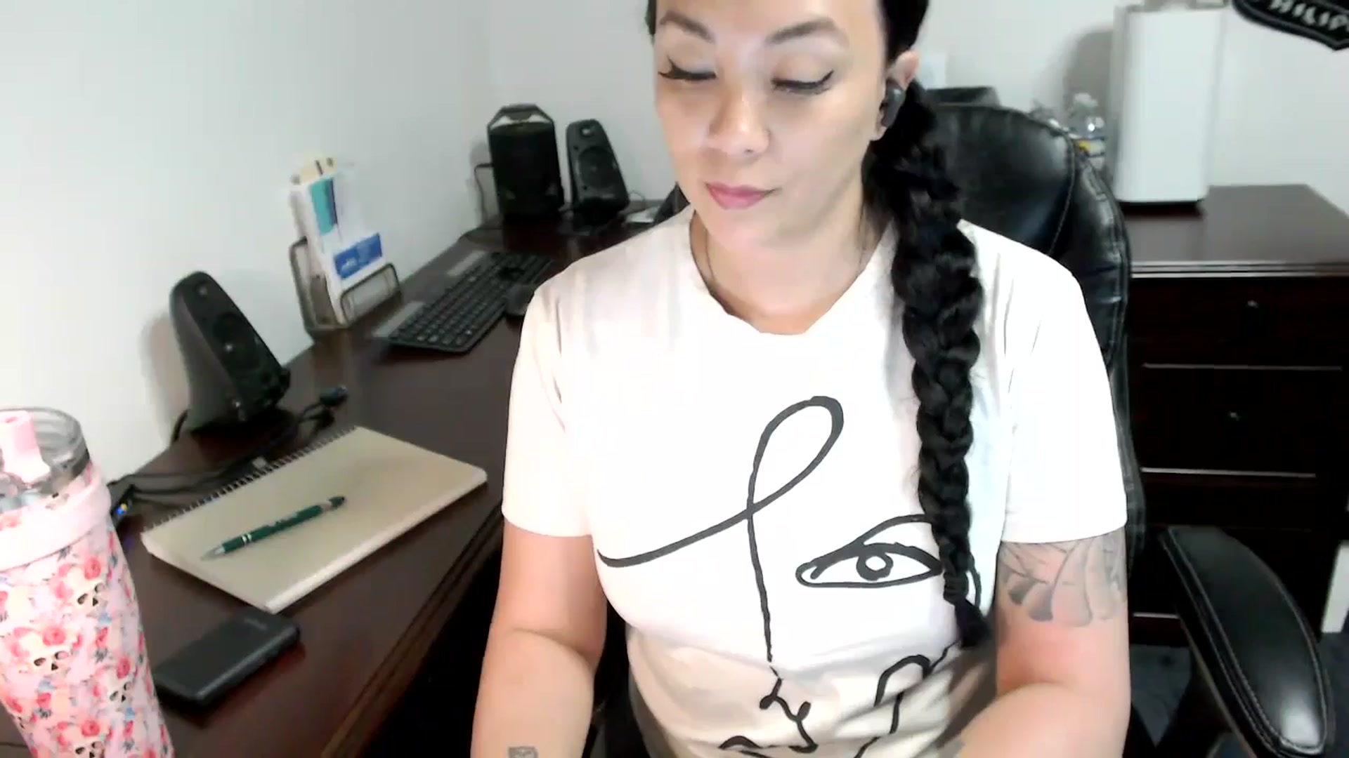 Gallery image thumbnail from MickaylaMoon's myfreecams stream on, 05/28/2024, 18:18 image 10 of 20
