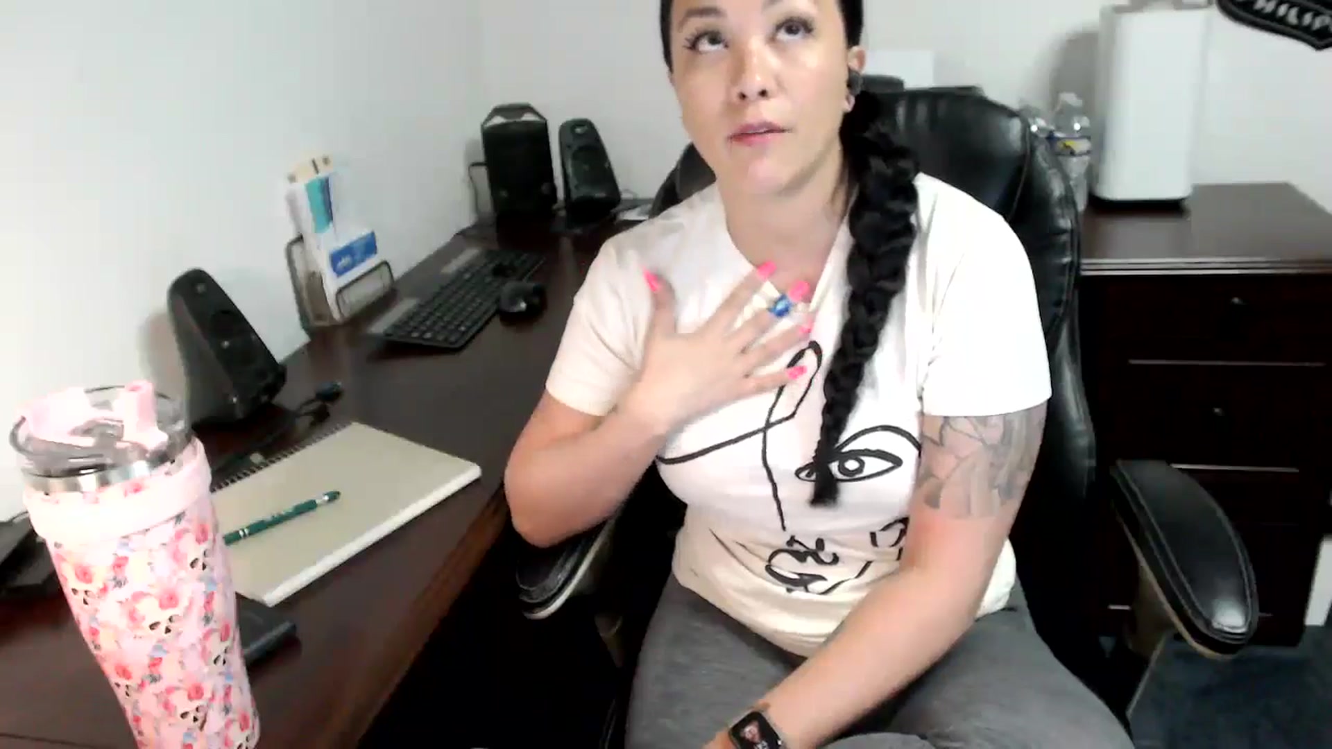 Gallery image thumbnail from MickaylaMoon's myfreecams stream on, 05/28/2024, 18:18 image 13 of 20