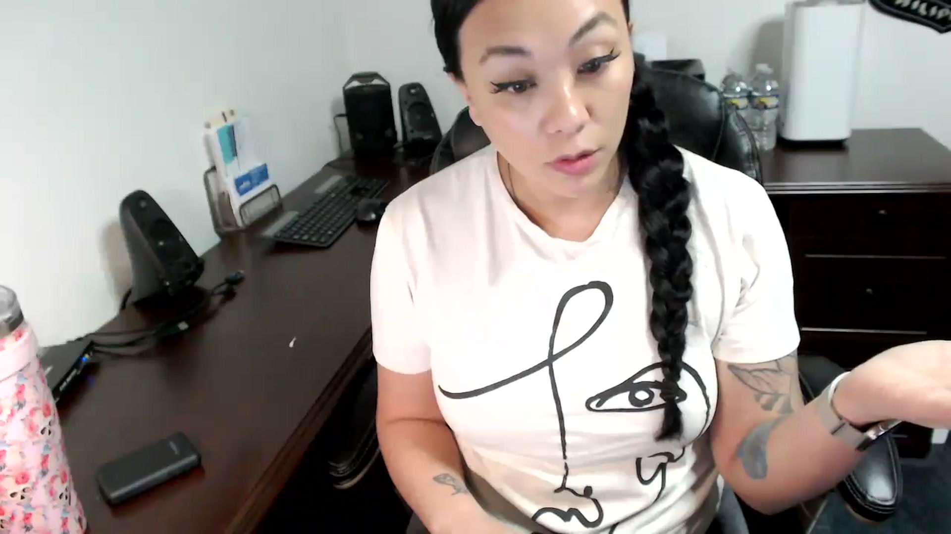 Gallery image thumbnail from MickaylaMoon's myfreecams stream on, 05/28/2024, 19:17 image 18 of 20